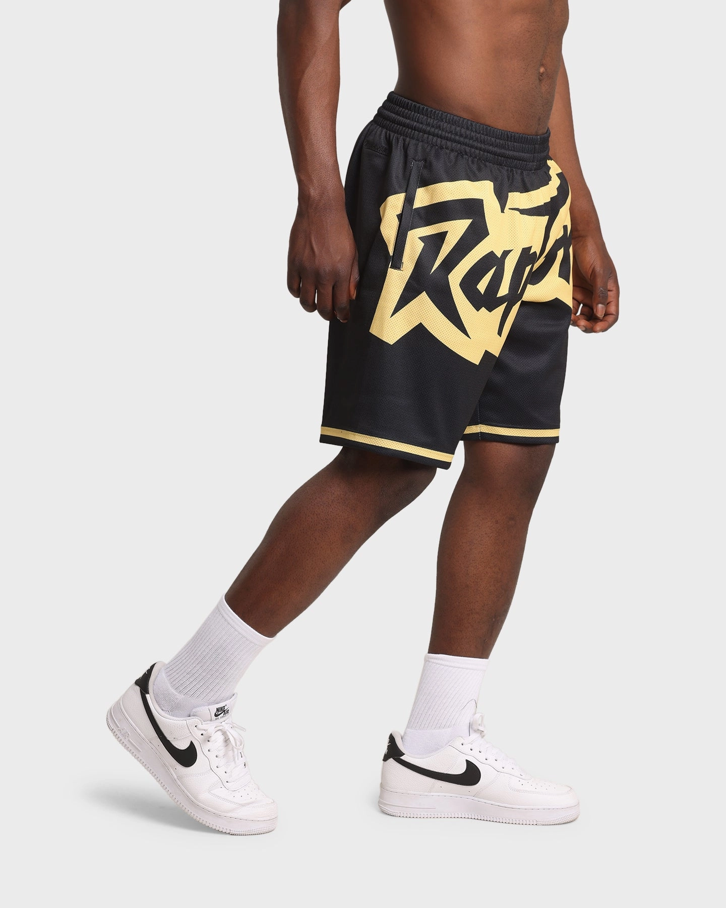 watch soft fit Mitchell & Ness Toronto Raptors Big Face Black Gold Shorts Black/Gold