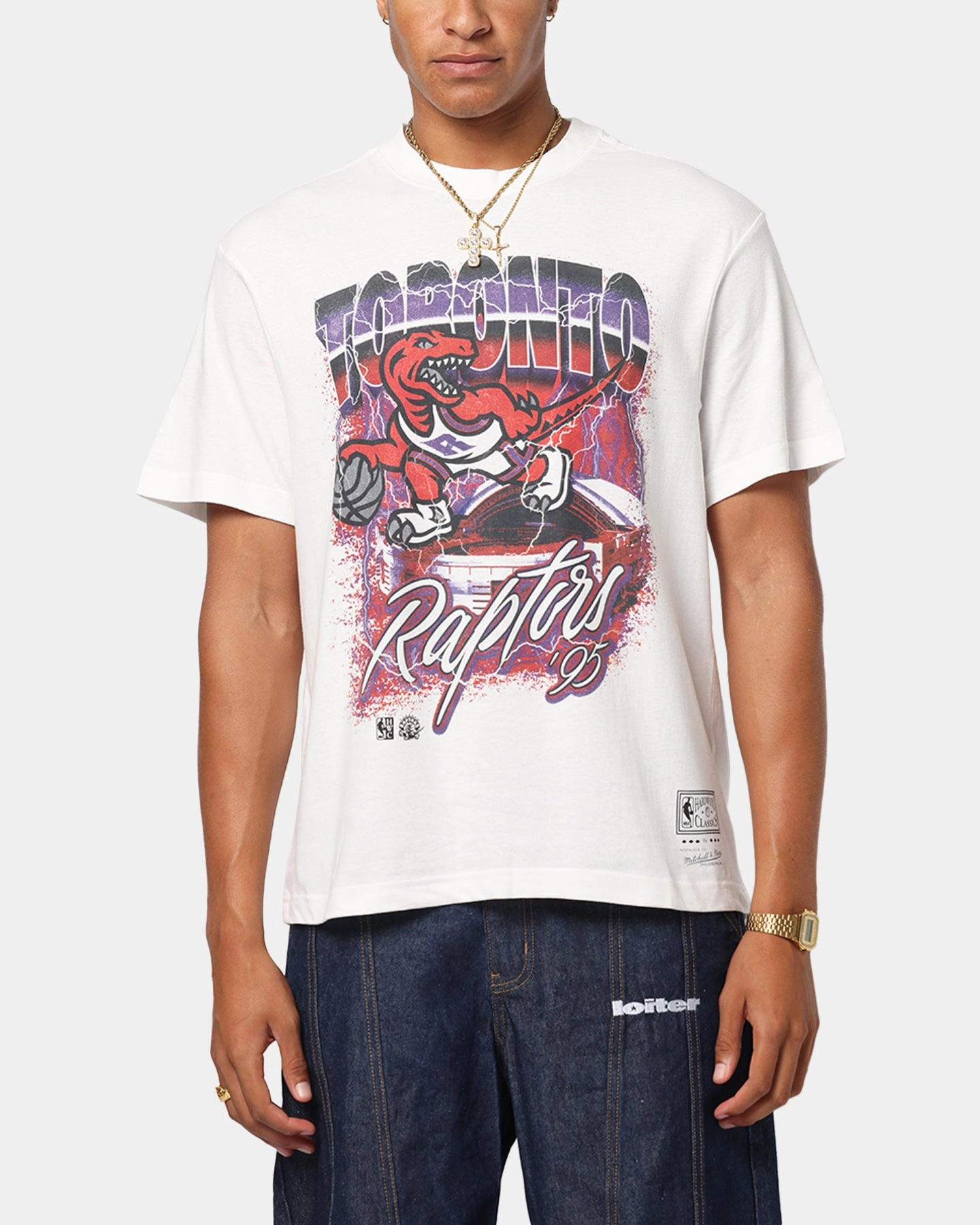 Cozy Comfort Look Mitchell & Ness Toronto Raptors Three Decades T-Shirt Vintage White