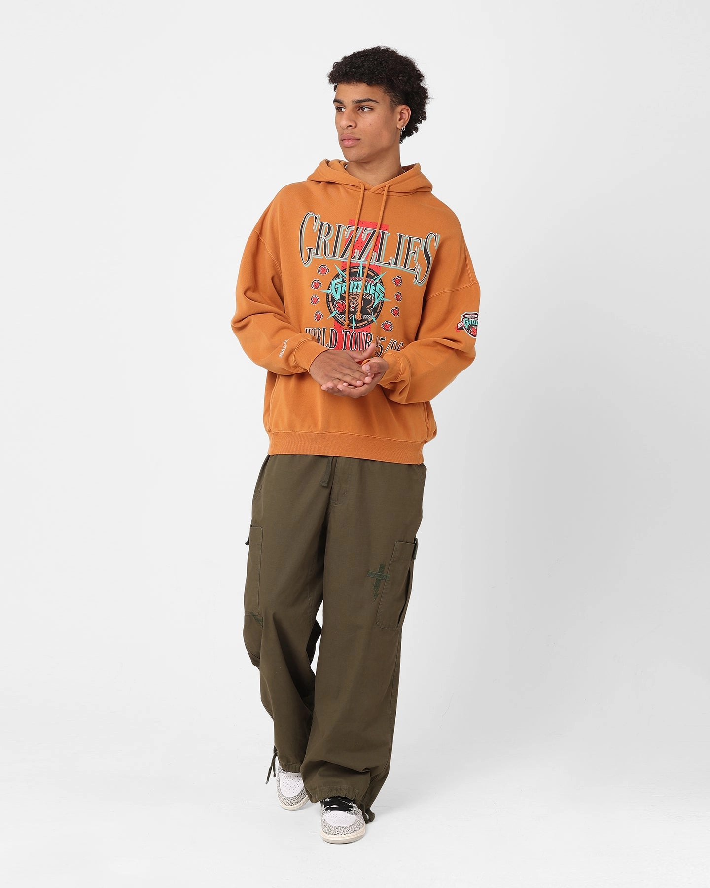 Mitchell & Ness Vancouver Grizzlies Tour Hoodie Bronze Program