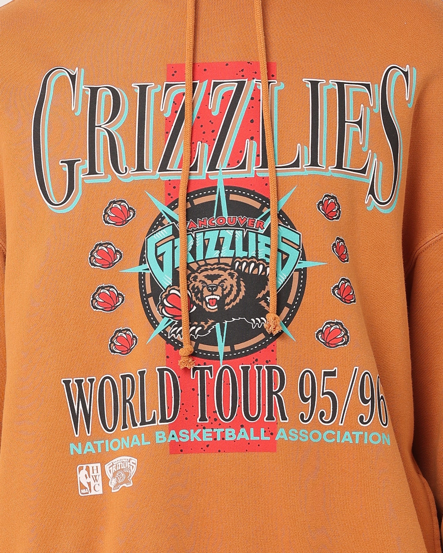 Mitchell & Ness Vancouver Grizzlies Tour Hoodie Bronze Thermal regulation