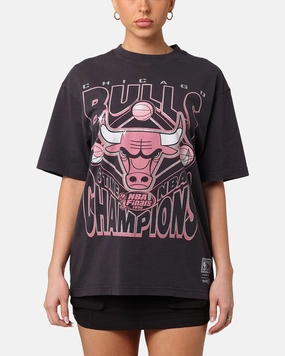 Mitchell & Ness Women's Chicago Bulls NBA Champs Glitter T-Shirt Overdyed Black Stylish Layer Look
