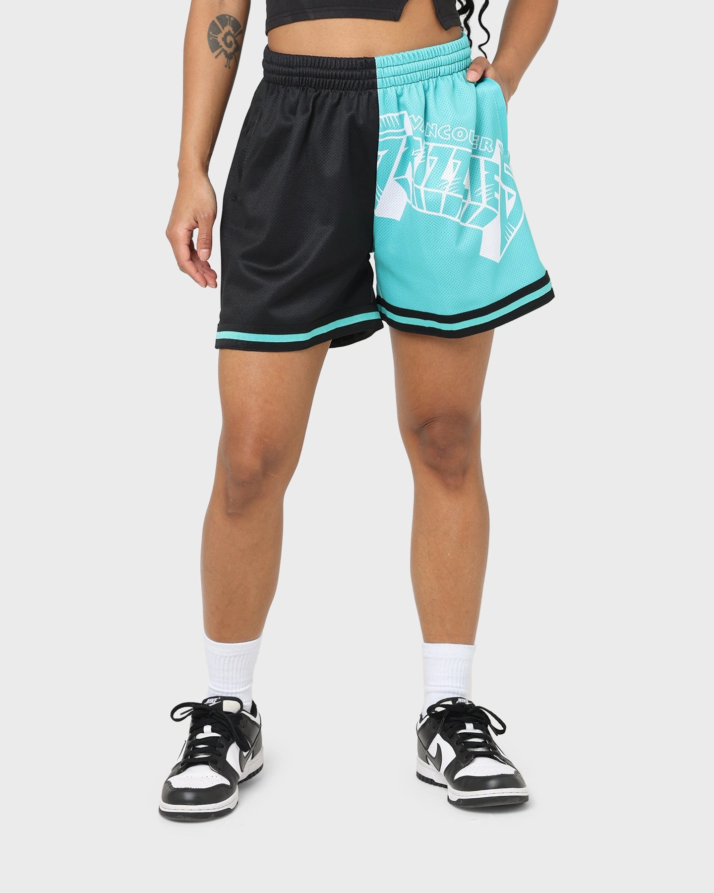 Layer Ready UV Protective Coating Mitchell & Ness Women's Vancouver Grizzlies Big Face 5.0 Shorts Black