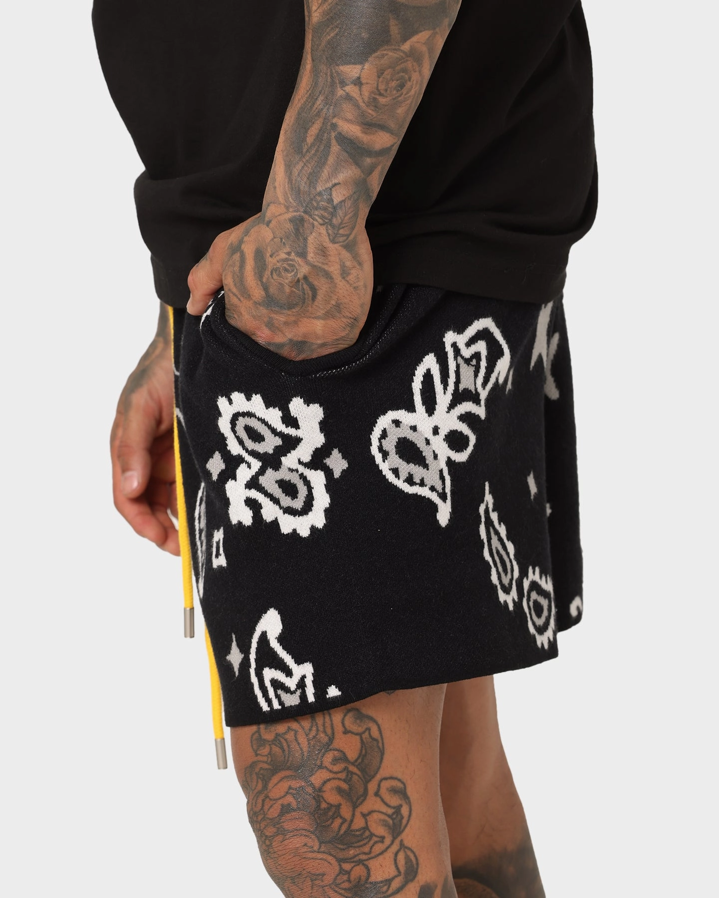 Striped Pattern Double Needle Stitching MNML Paisley Knit Shorts Black