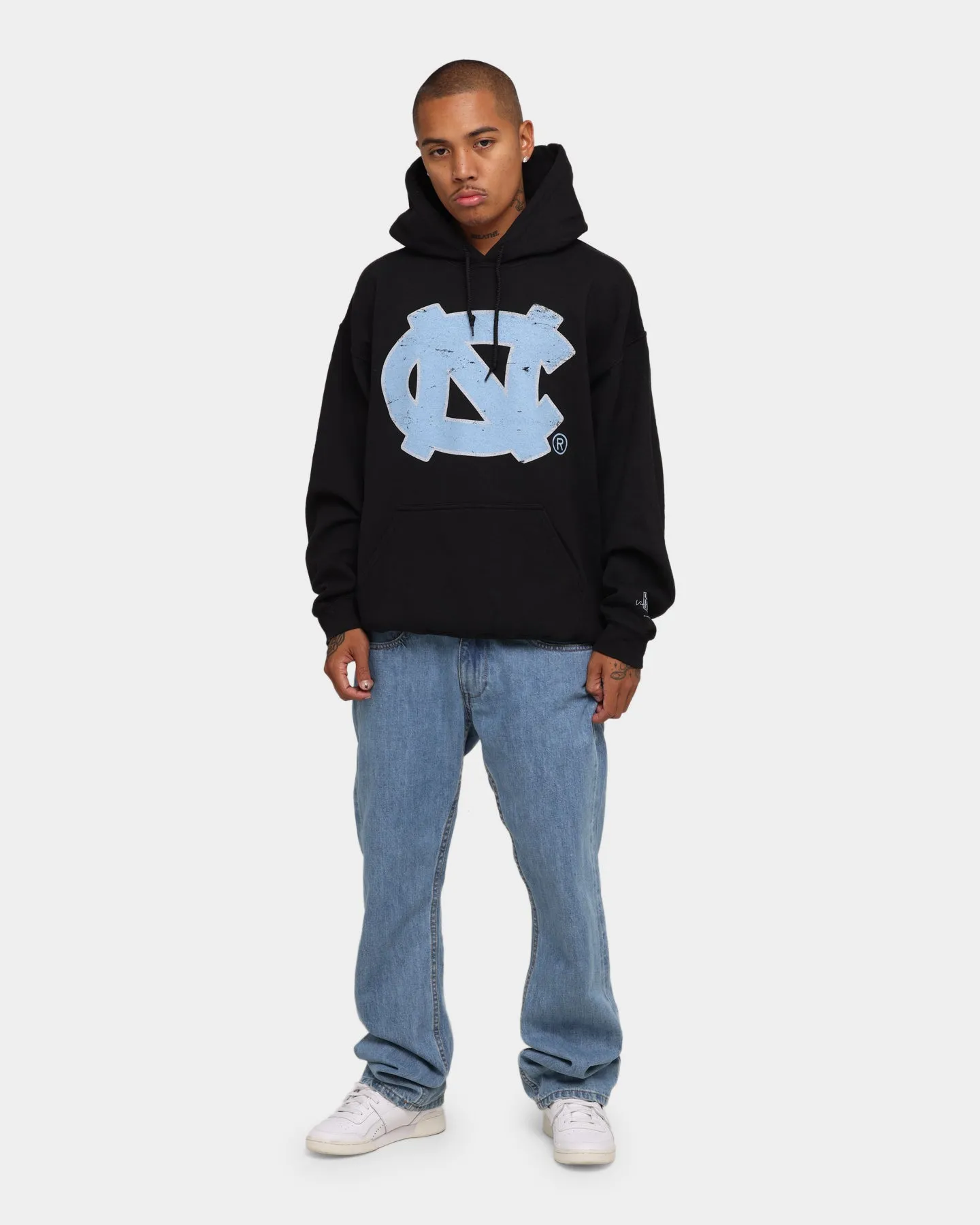 NATIONAL COLLEGIATE ATHLETIC ASSC UNC Tar Heels Team Crest Vintage Hoodie Vintage Black Weekend Comfort