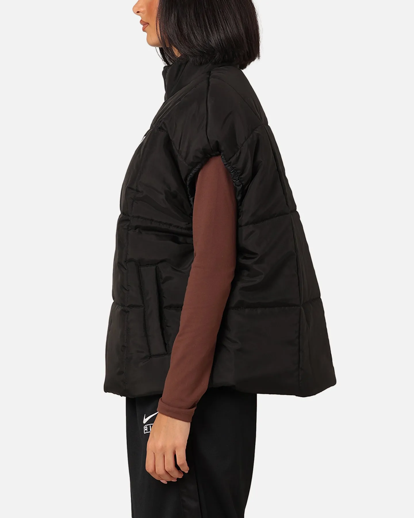 Nike Women's Sportswear Classic Puffer Therma-FIT Loose Vest Black/White Red warm material