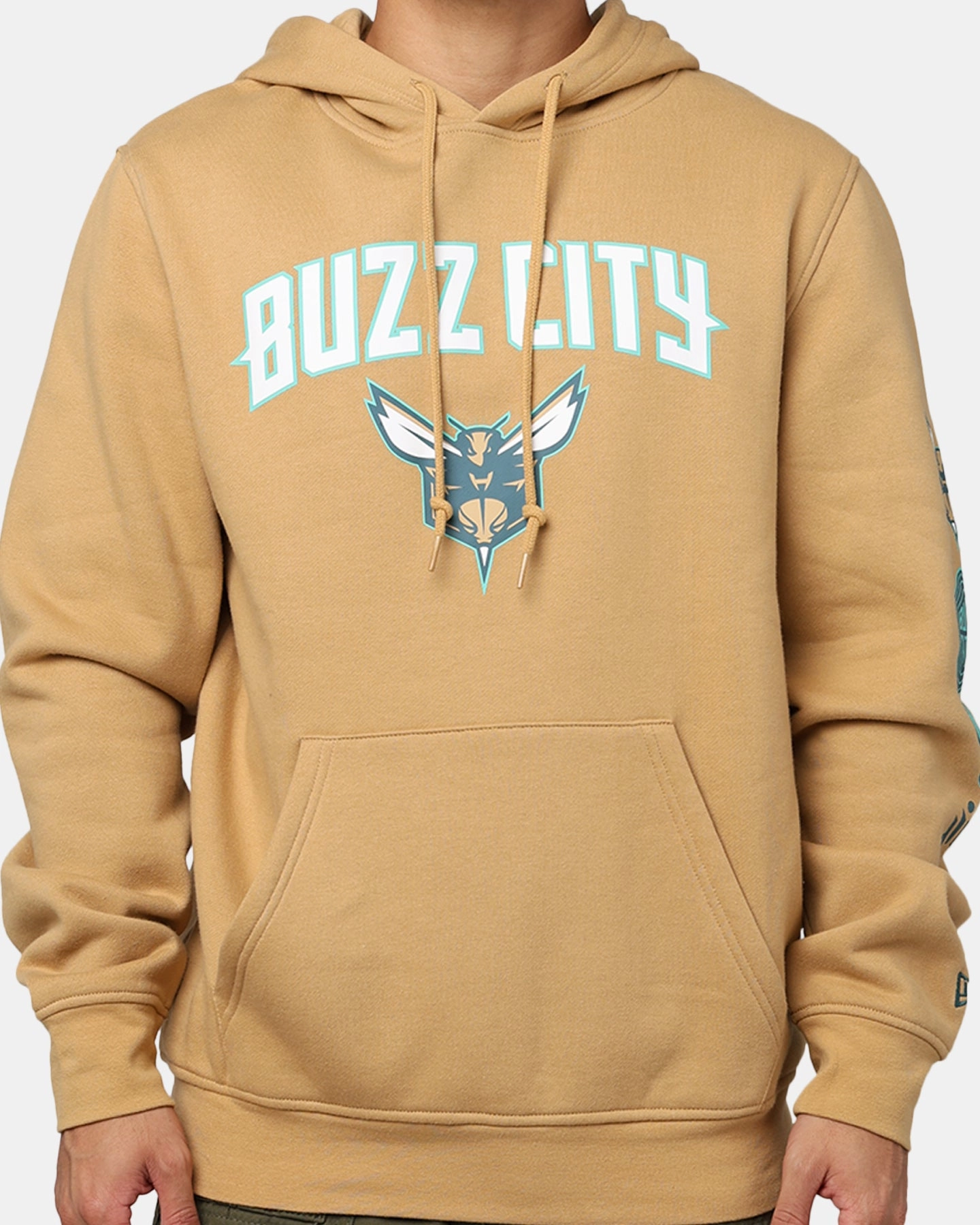 TailoredSilhouette New Era Charlotte Hornets NBA 2023 Hoodie Medium Beige