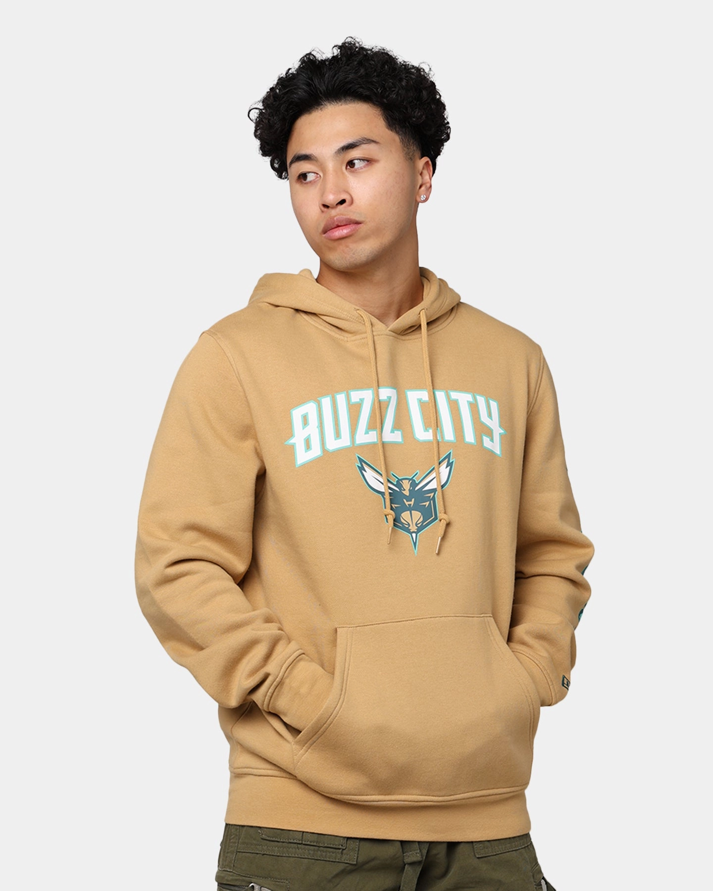 challenge New Era Charlotte Hornets NBA 2023 Hoodie Medium Beige