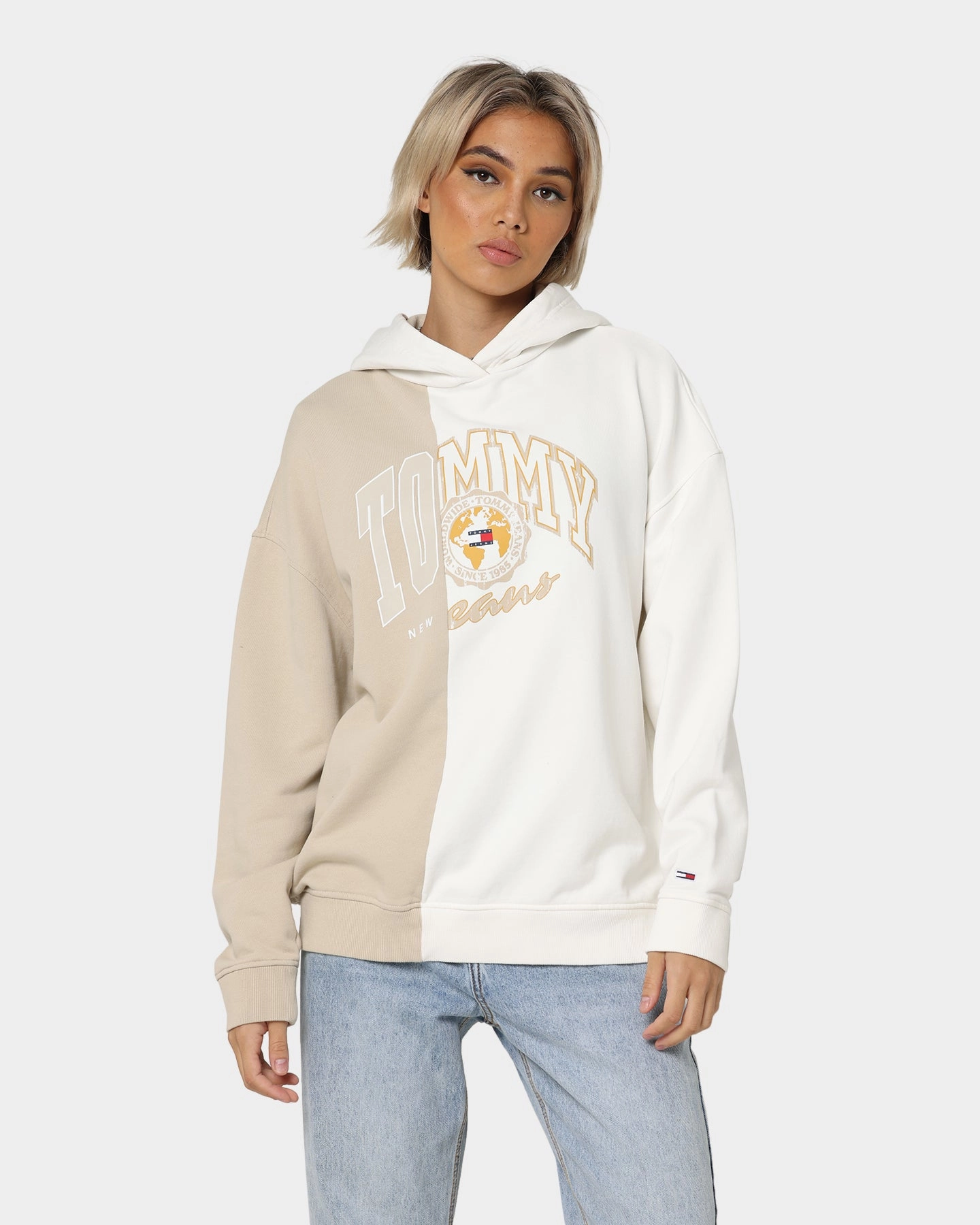 Relaxed Layer Recycled Polyester Blend Tommy Jeans Women's Oversized College Hoodie Savannah Sand