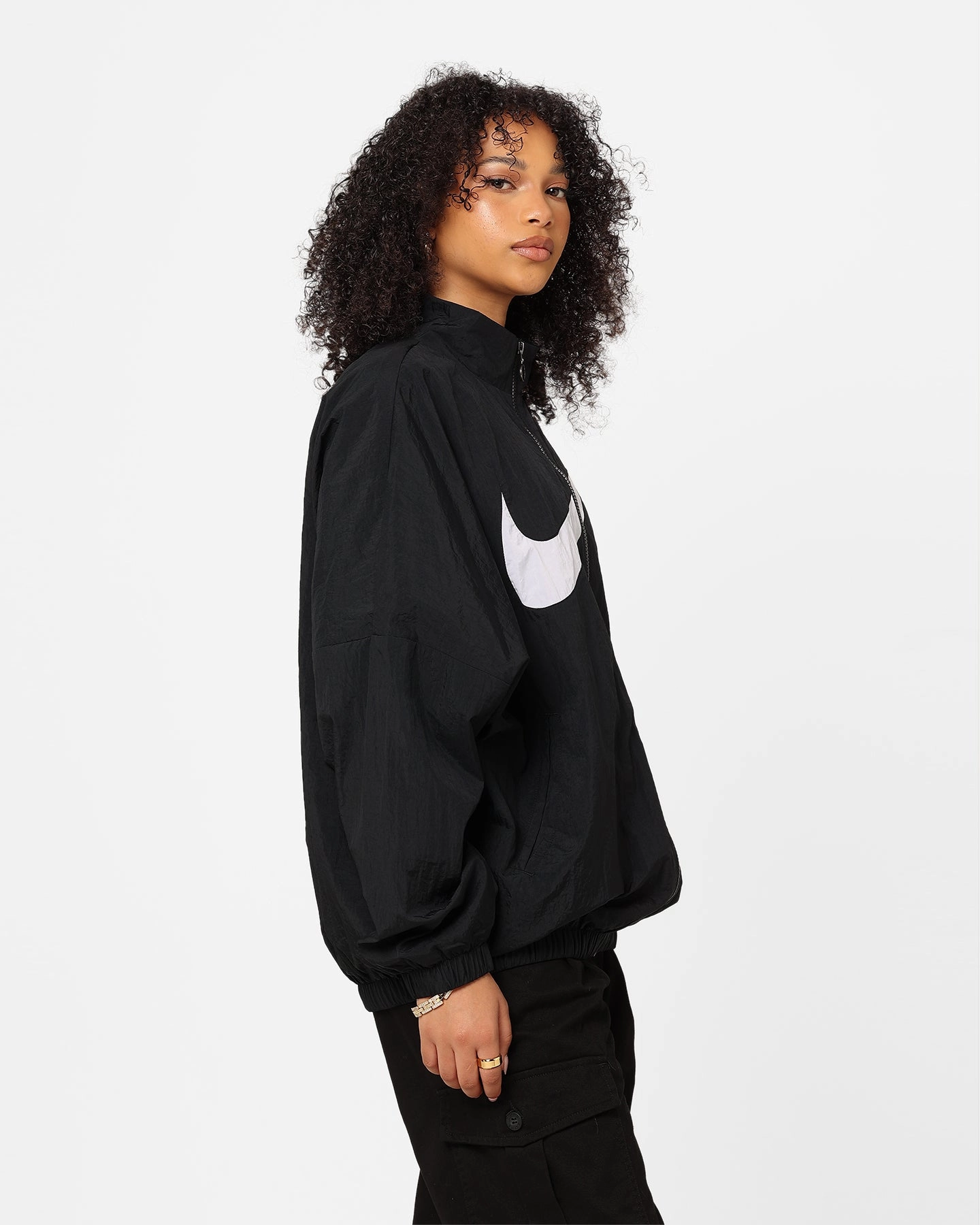 Range Ergonomic Cut Nike Women's Sportswear Essential Woven Jacket Black/White