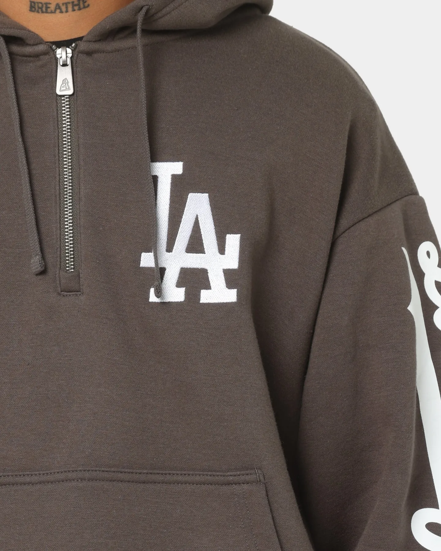 Slim Silhouette Flexible Shoulder Mobility New Era Los Angeles Dodgers Quarter Zip Hoodie Moss