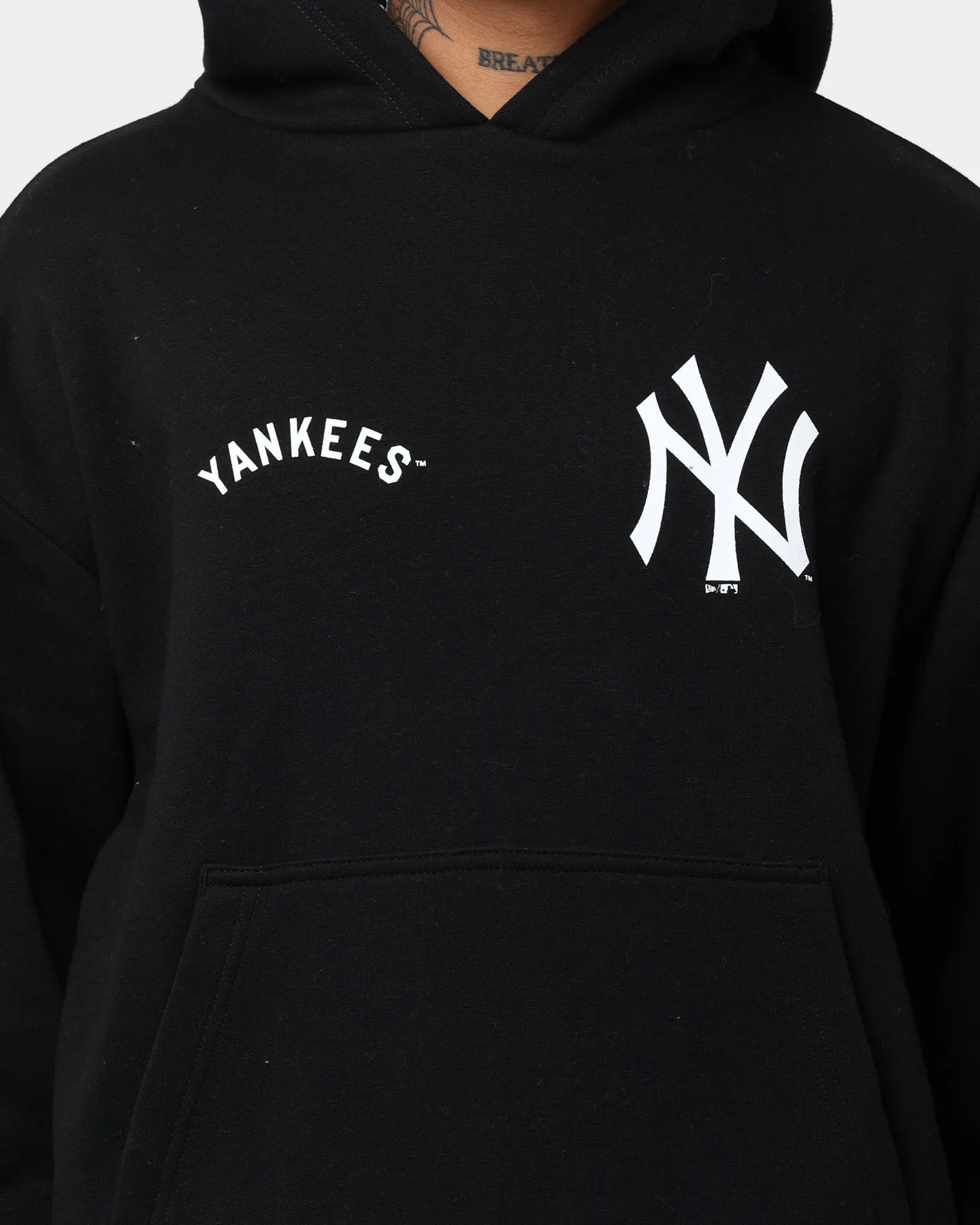 New Era New York Yankees Oversized Hoodie Black/White Cold Protection NonBulkyFit
