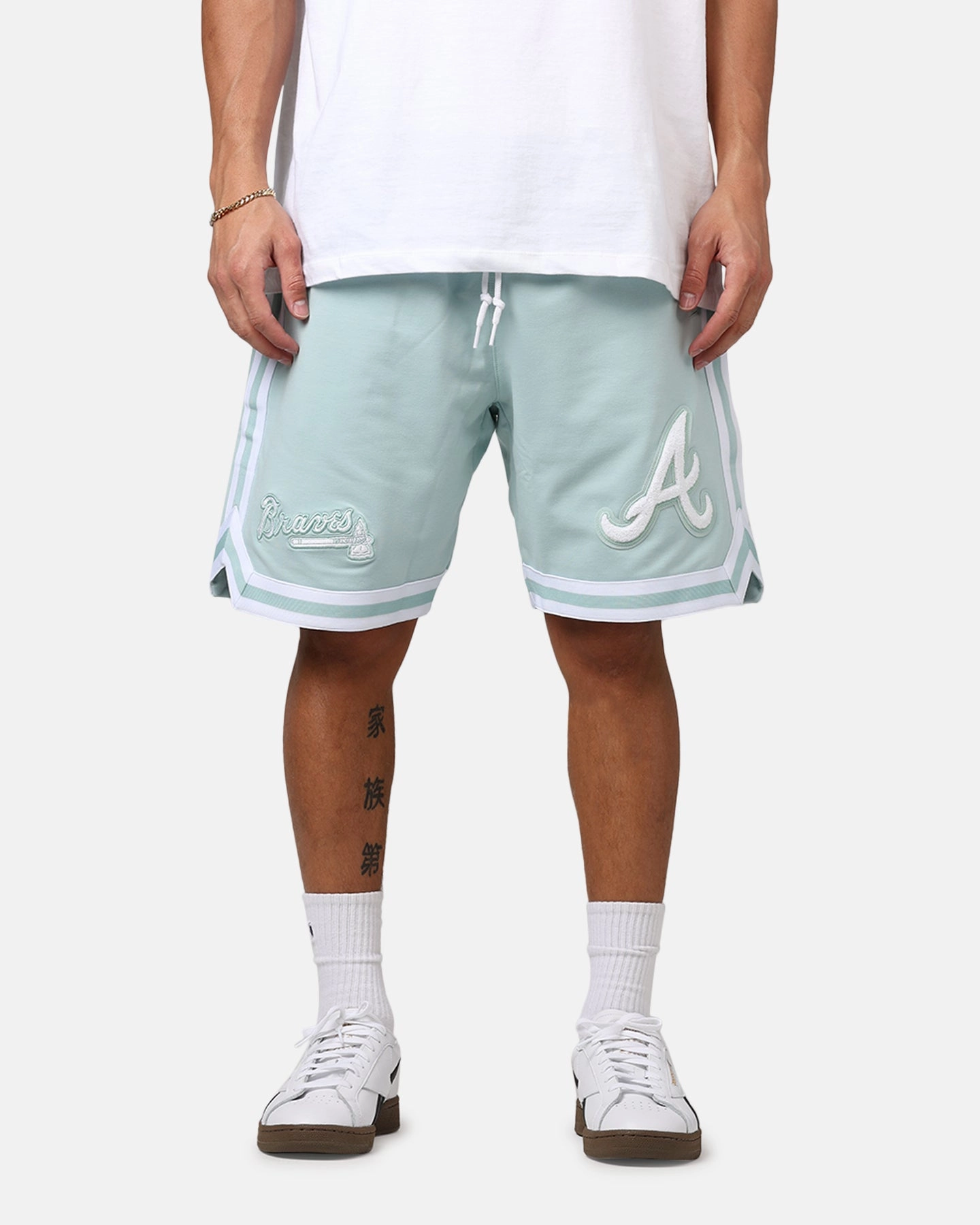 embroidery work Classic Fit New Era Atlanta Braves 'Logo Select Mint' Shorts Mint/White