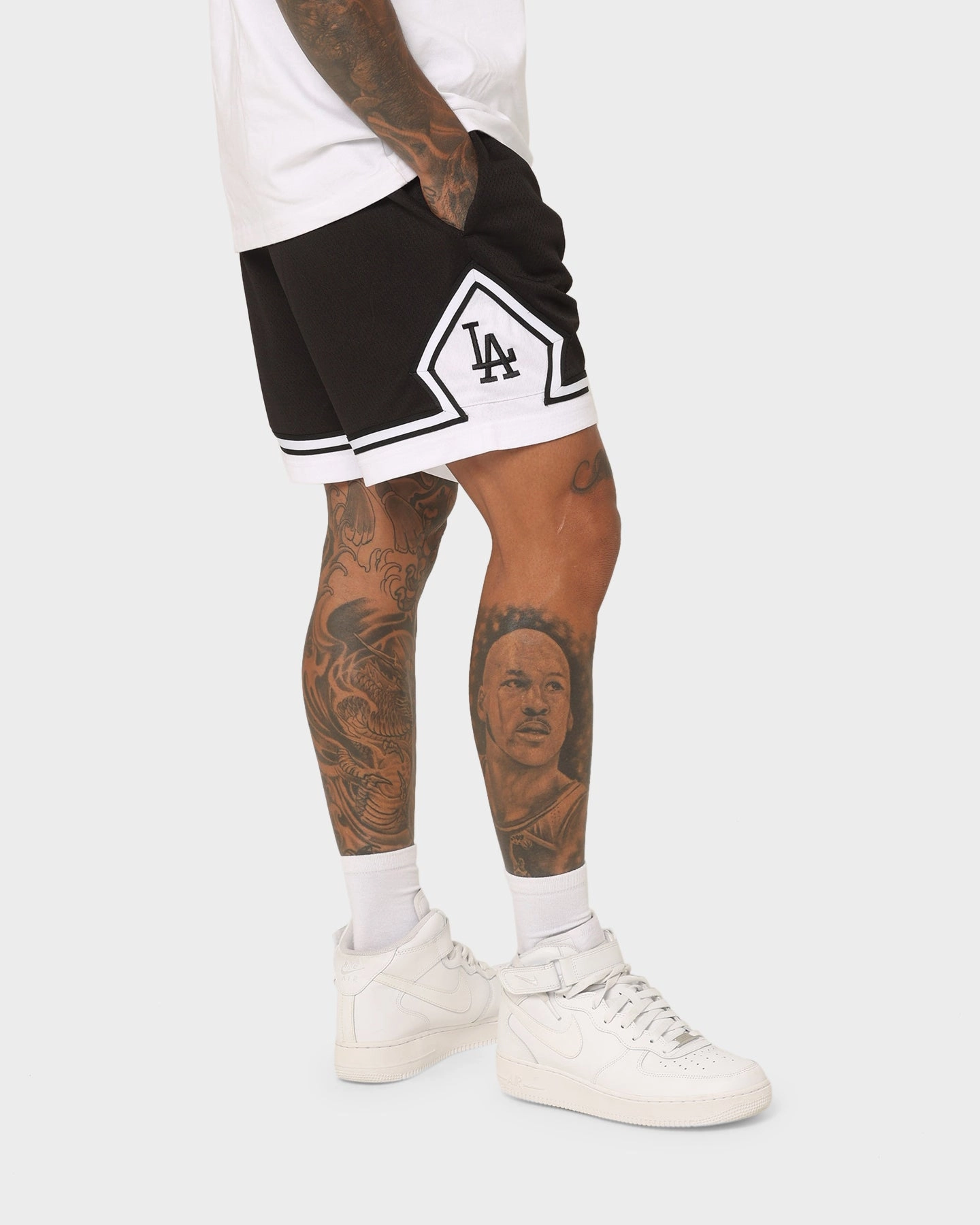 Low Bulk Construction Moisture Wicking Technology New Era Los Angeles Dodgers Mesh Shorts Black