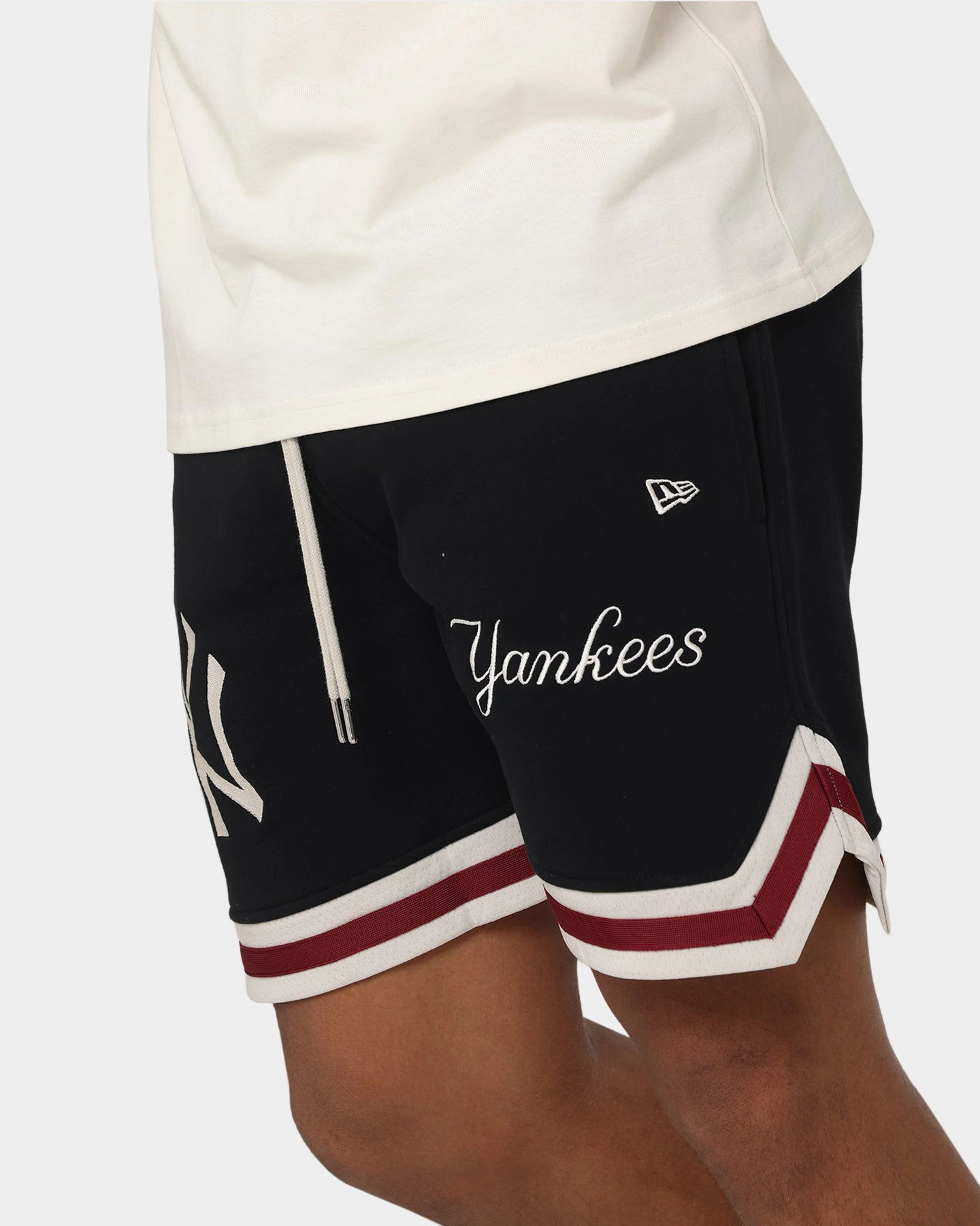 New Era New York Yankees Fleece Shorts Black/Stone Silicone Gripper Strips Adjustable drawstring