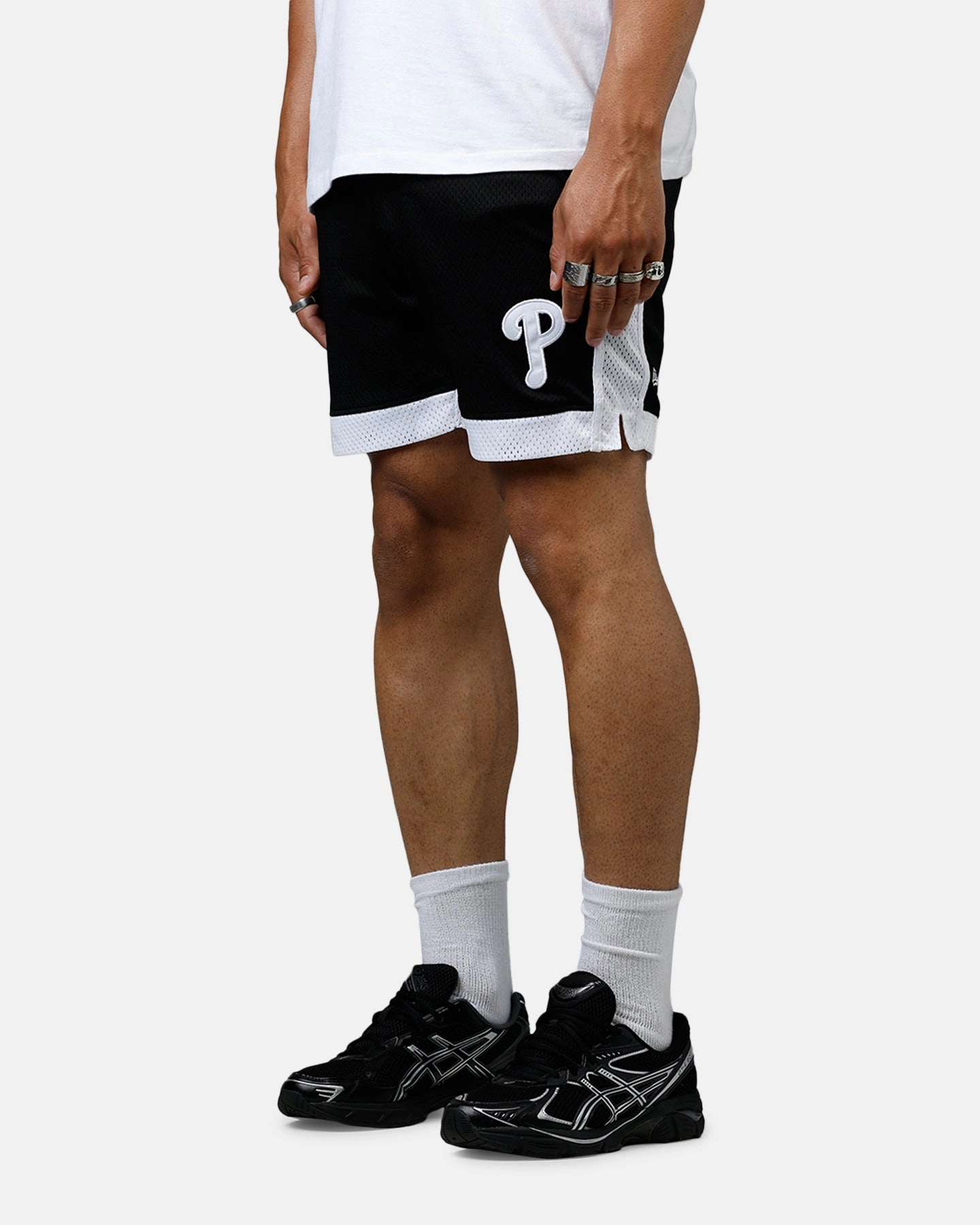 New Era Philadelphia Phillies Sport Class Shorts Black/White Minimal Finish