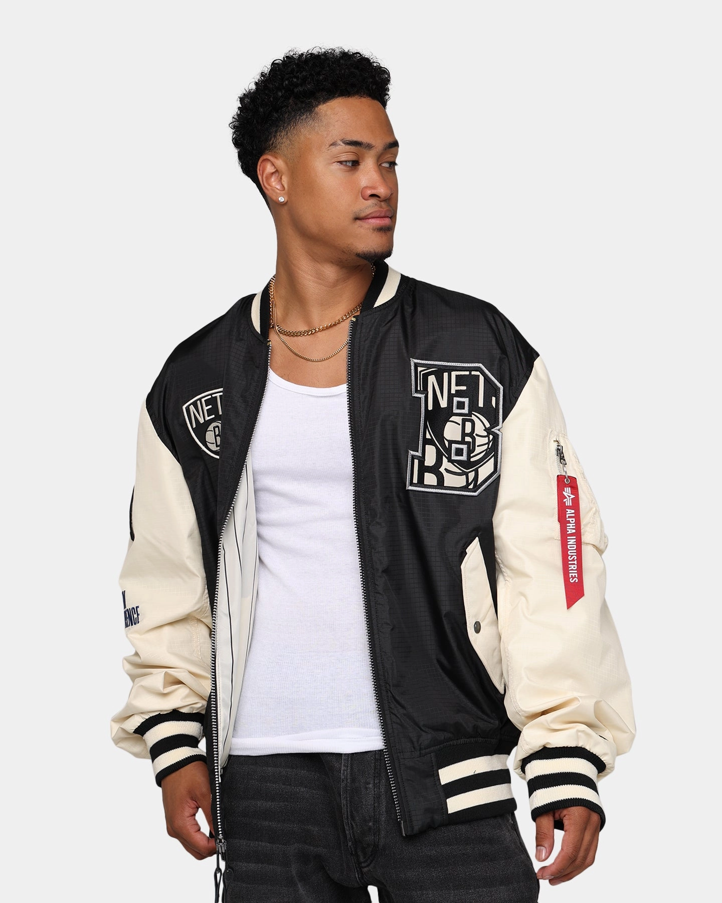 New Era X Alpha Industries Brooklyn Nets L-2B Bomber Jacket Black suitable for video shooting LightweightFabric