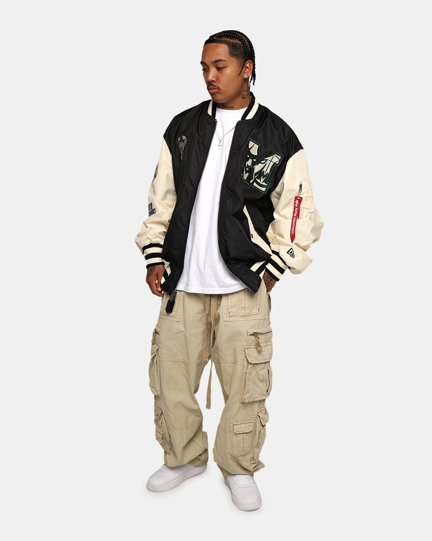 New Era X Alpha Industries Milwaukee Bucks L-2B Bomber Jacket Black mass - produced