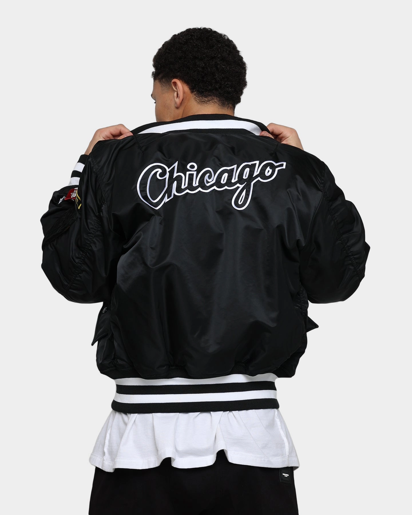 New Era X Alpha Series X MLB Chicago White Sox MA-1 Bomber Jacket Black Leather Short-sleeved