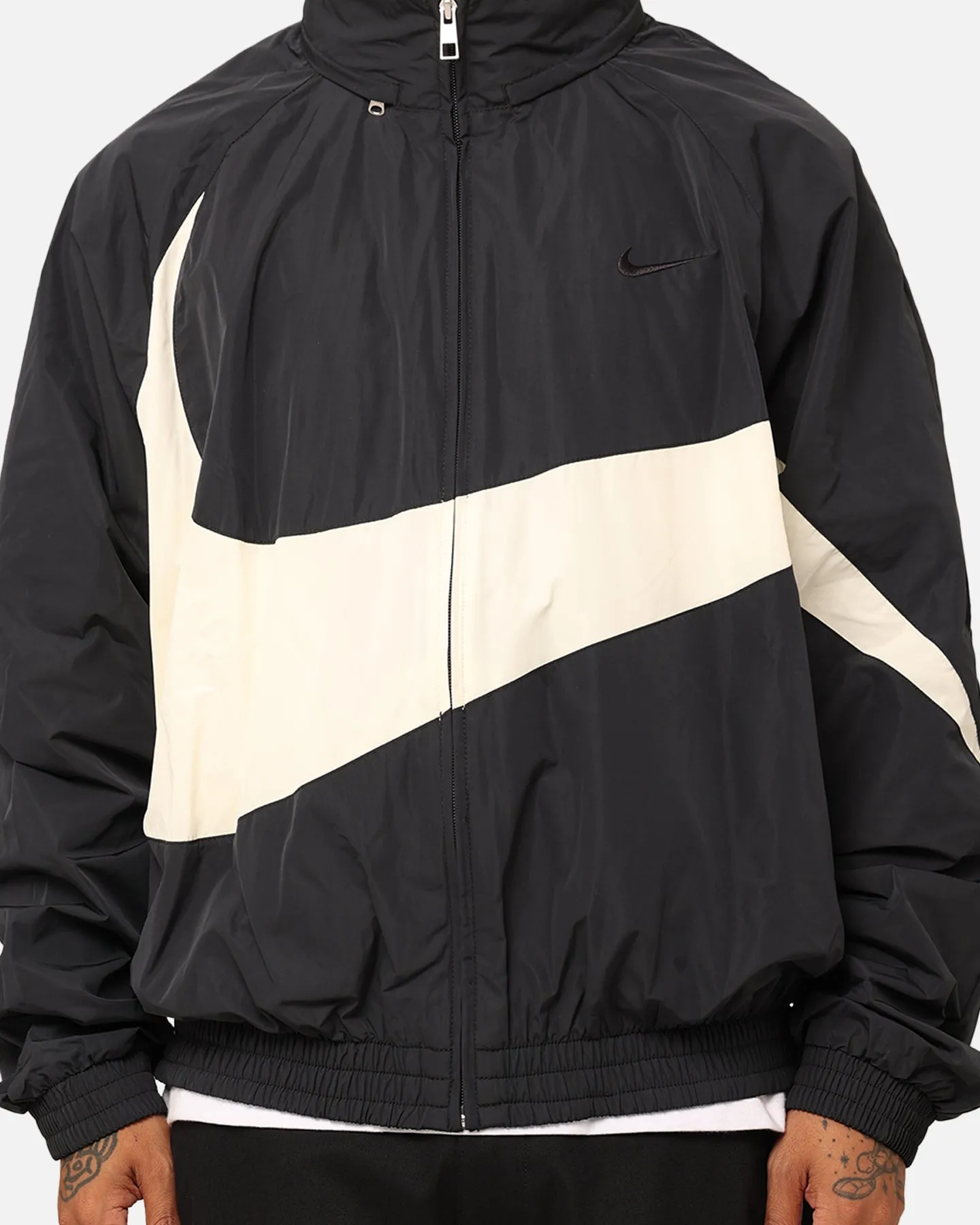 Nike Swoosh Woven Jacket Black/Coconut Milk Travel-Ready Gear second - hand