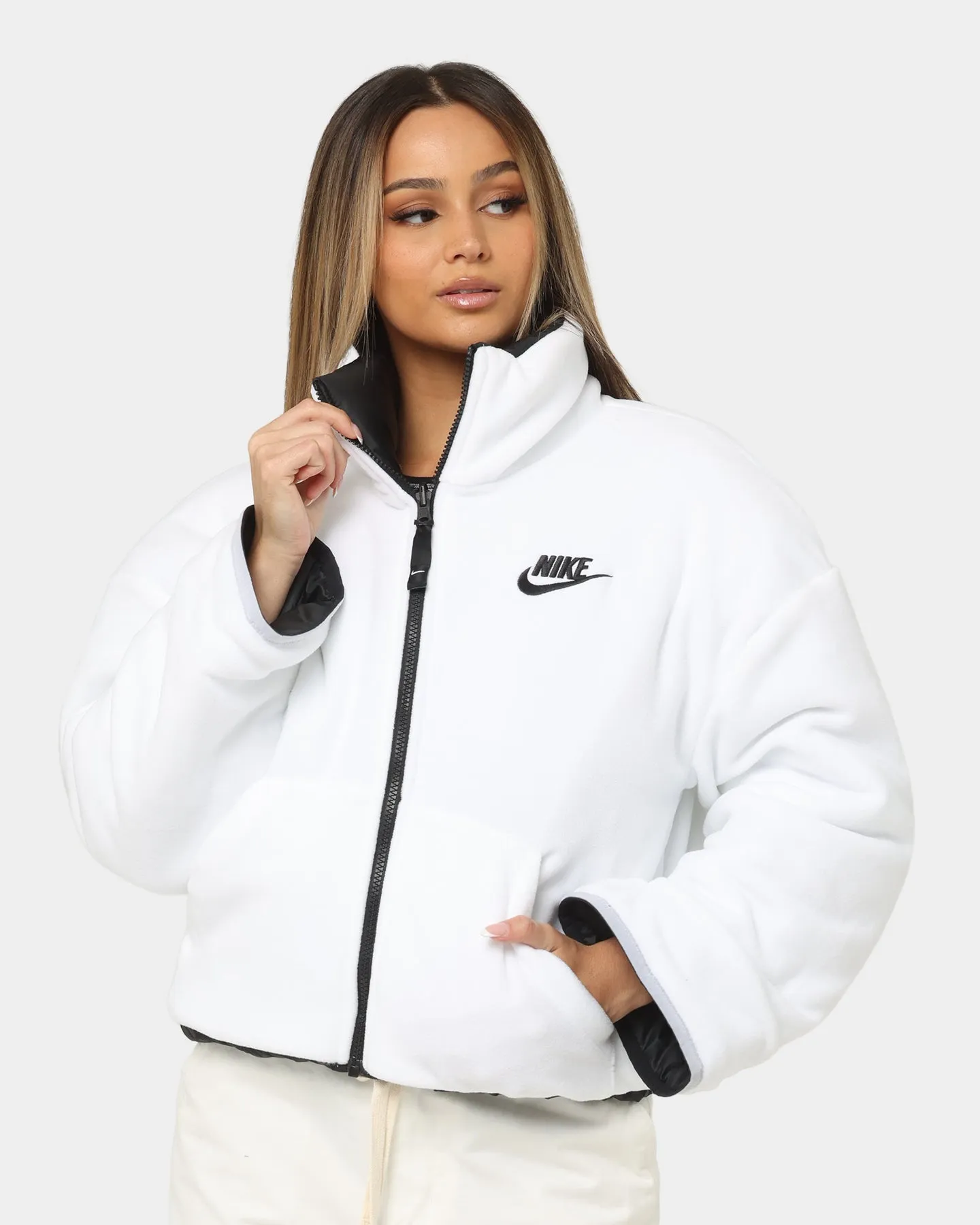 Nike Women's Nike Sportswear Therma-FIT Repel Classic Reversible Jacket Black/White/Black hat bike tour