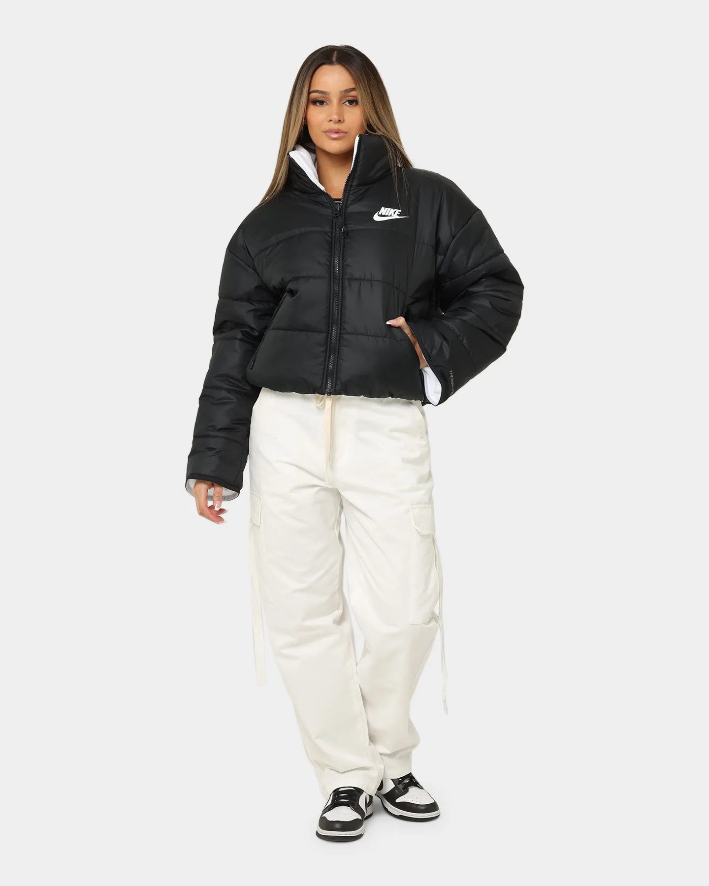 Lightweight Layer Nike Women's Nike Sportswear Therma-FIT Repel Classic Reversible Jacket Black/White/Black