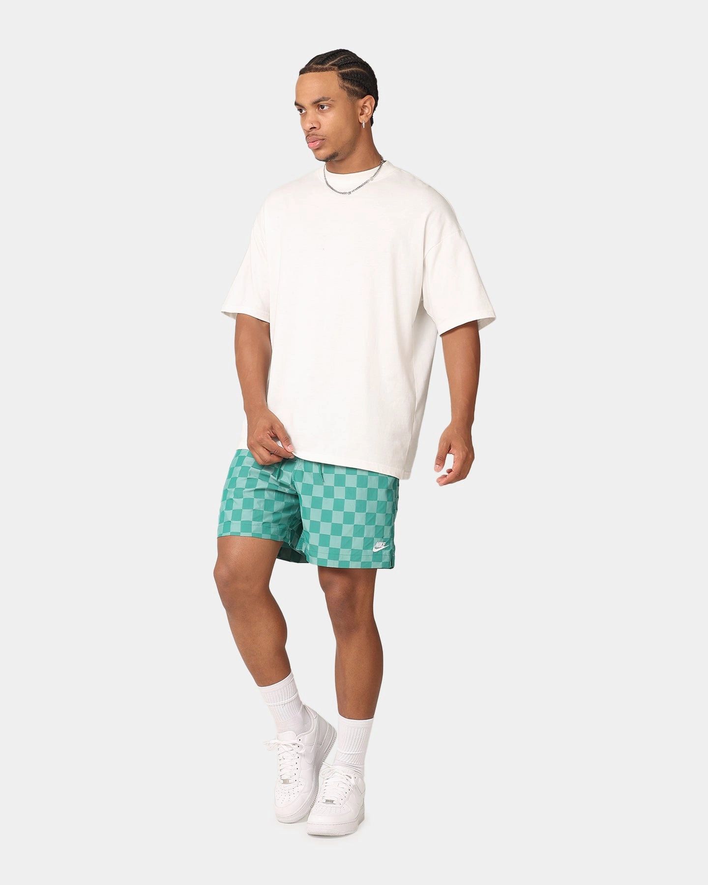 Nike Club Flow Shorts Malachite/White Durable Stitching