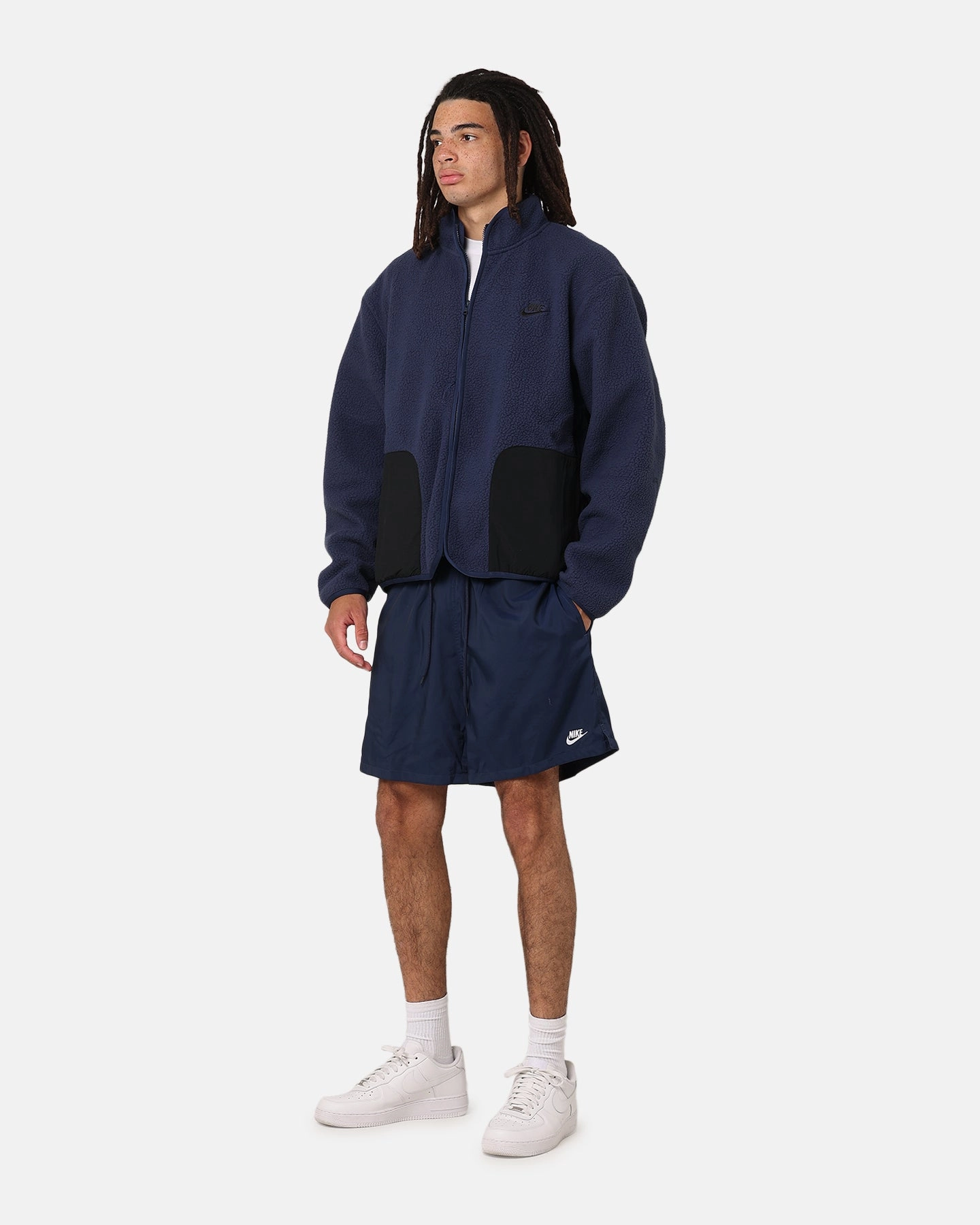 Outdoor Look Clean Fit Nike Club Flow Shorts Midnight Navy/White