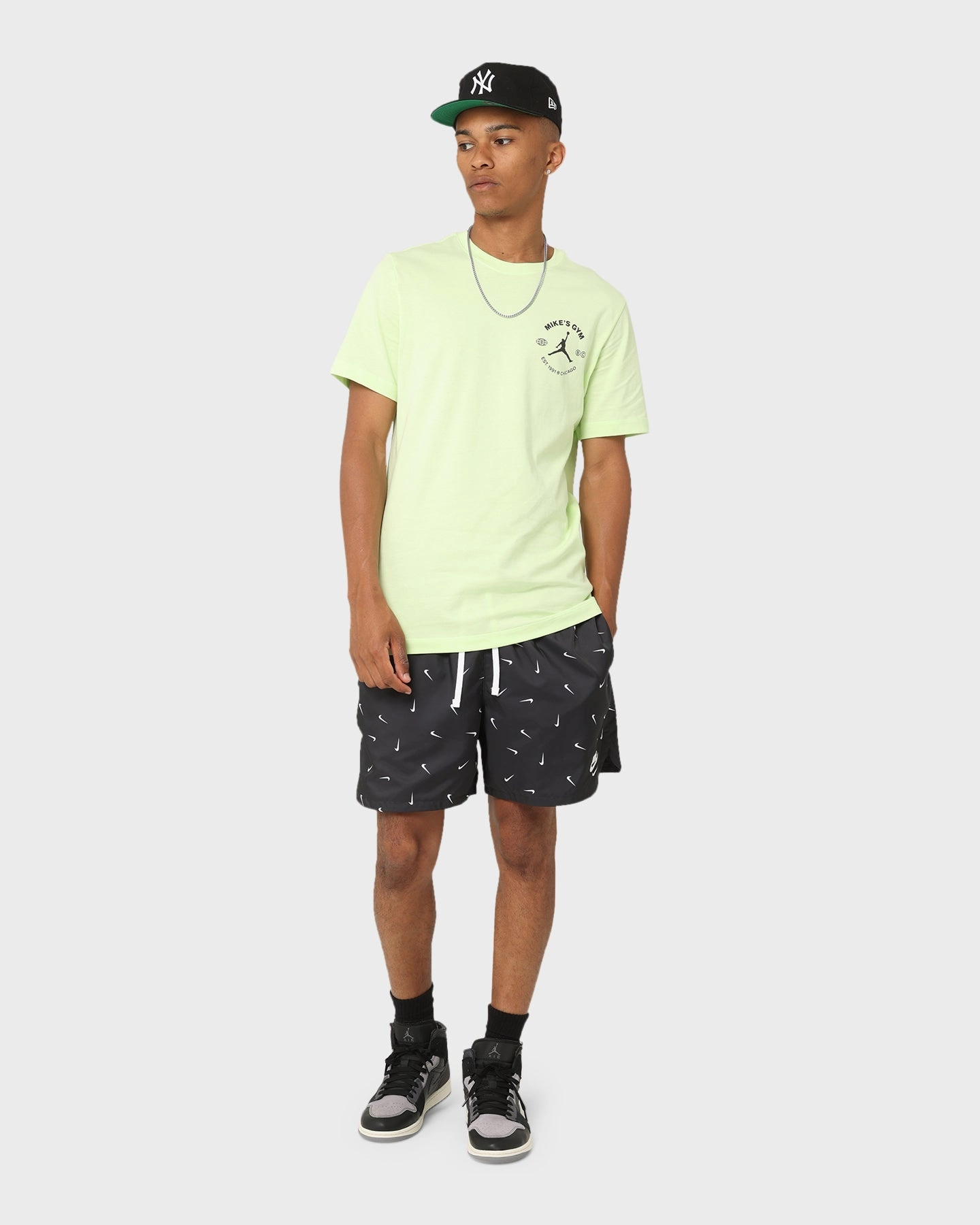 Stretch Woven Fabric Tapered leg Nike Nike Sportswear Sport Essentials Woven Lined Flow Shorts Black/White/White