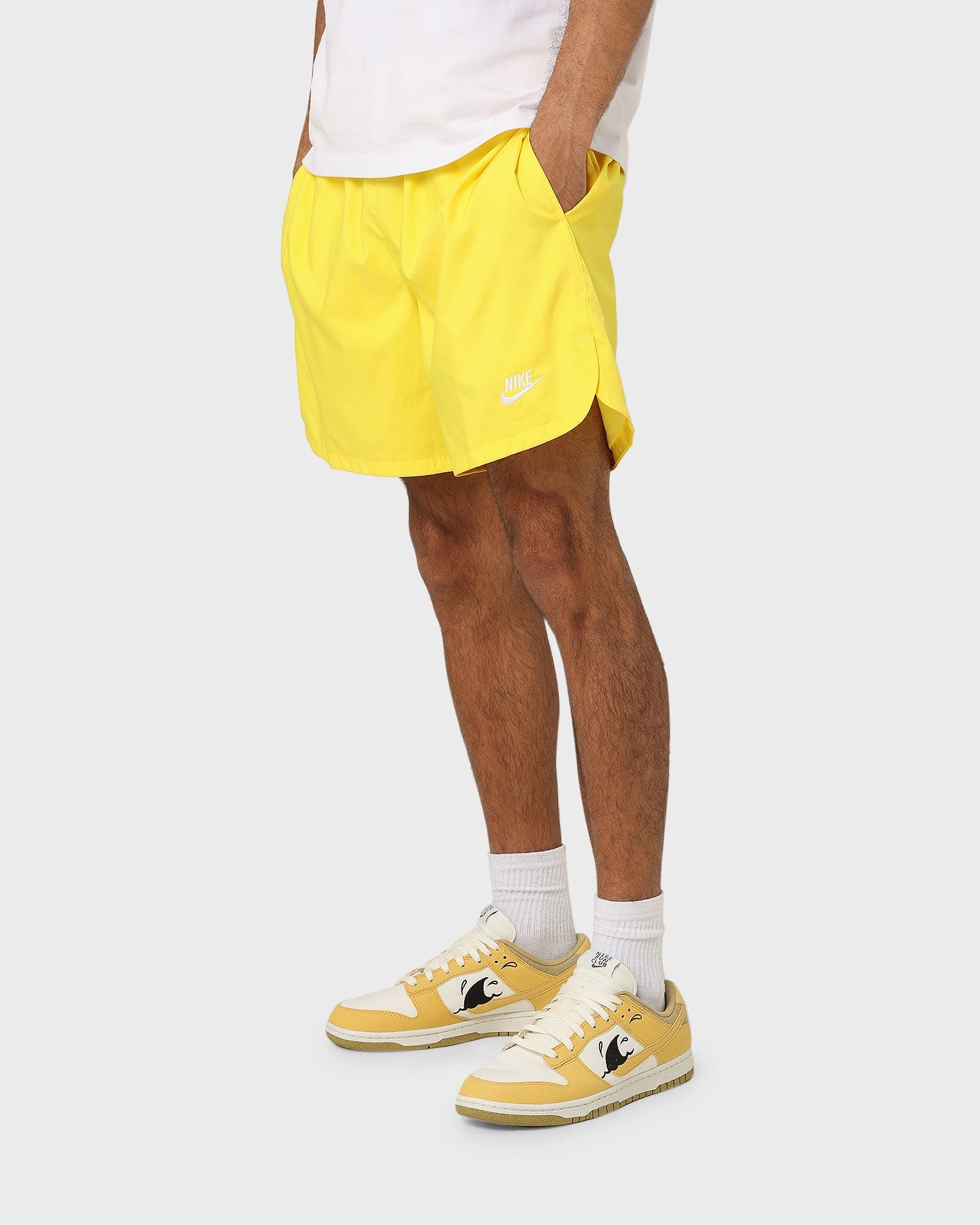 Playful Look Cooling Mesh Lining Nike Sportswear Sport Essentials Woven Lined Flow Shorts Yellow Strike/White