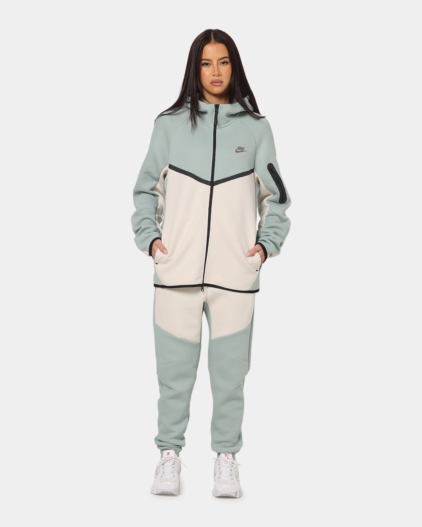 Nike Sportswear Tech Fleece Windrunner Jacket Dusty Sage Streetwear Style thermal fabric