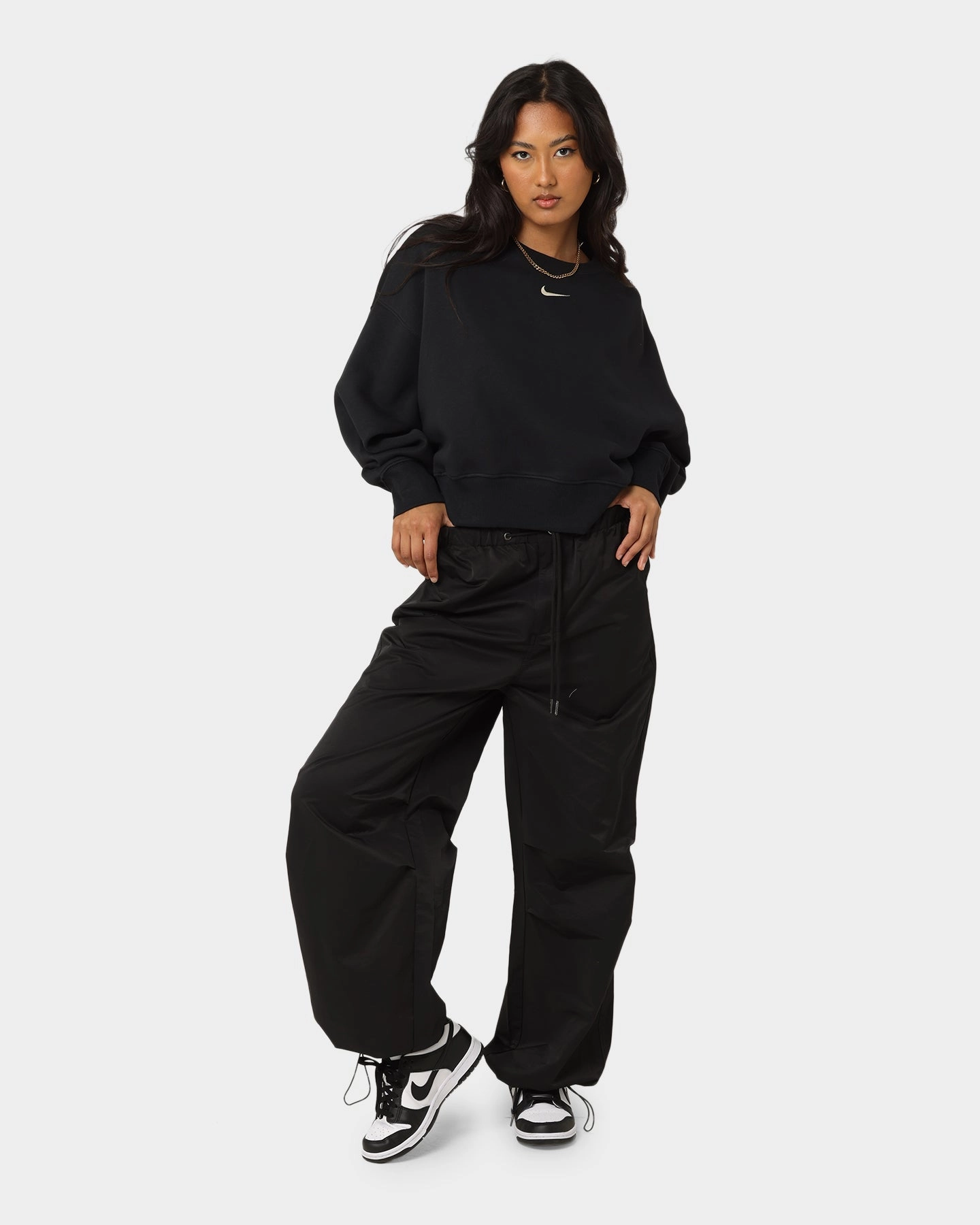 Nike Women's Nike Sportswear Style Fleece Over-Oversized Crewneck Black/Sail Essential Layer Warm Outfit