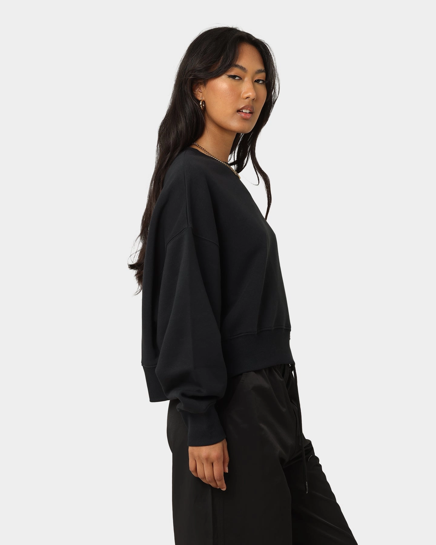 Cozy Midweight Fabric Nike Women's Nike Sportswear Style Fleece Over-Oversized Crewneck Black/Sail