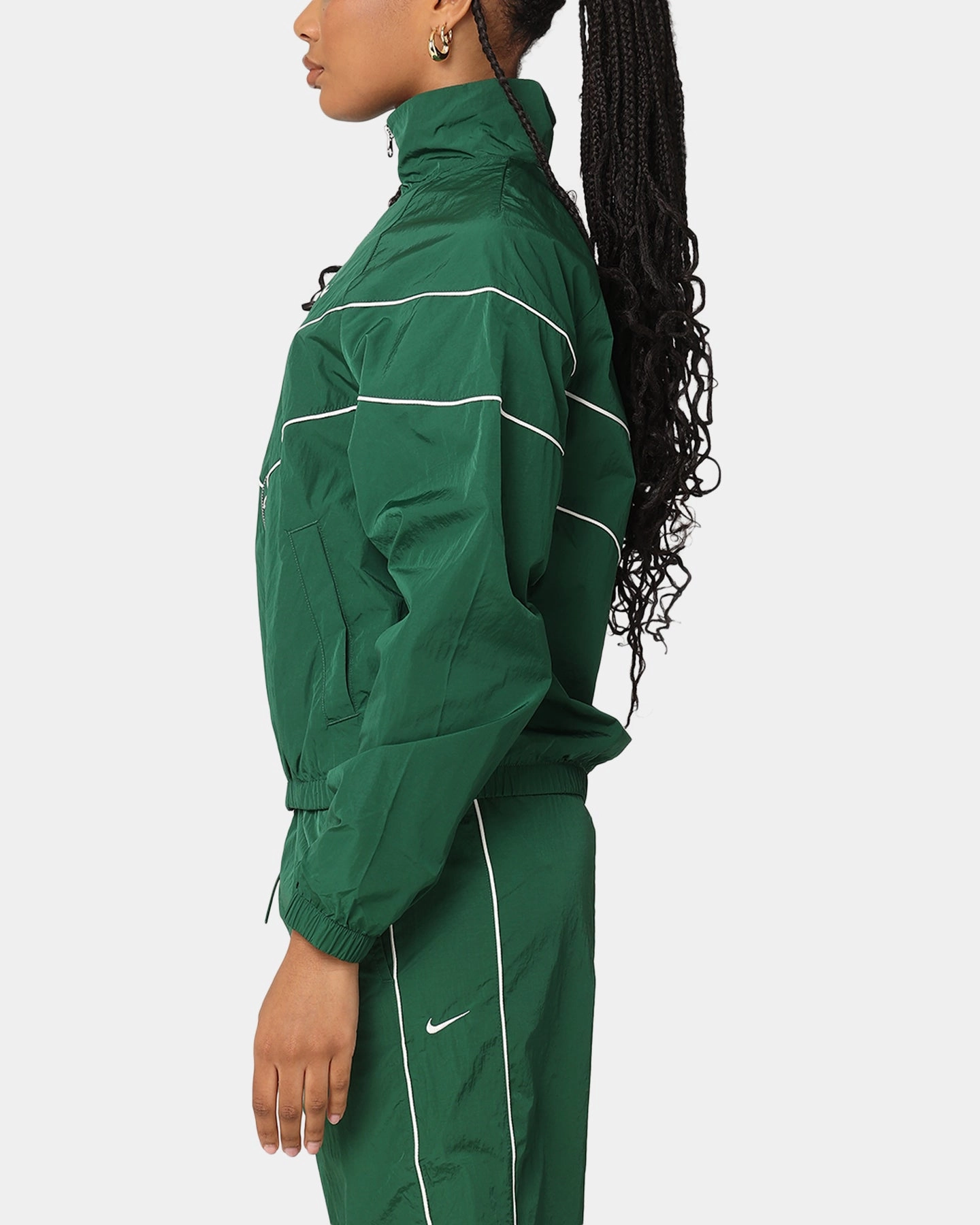 Assessment Skiing Nike Women's Sportswear Loose UV Woven Full-Zip Jacket Gorge Green/Sail