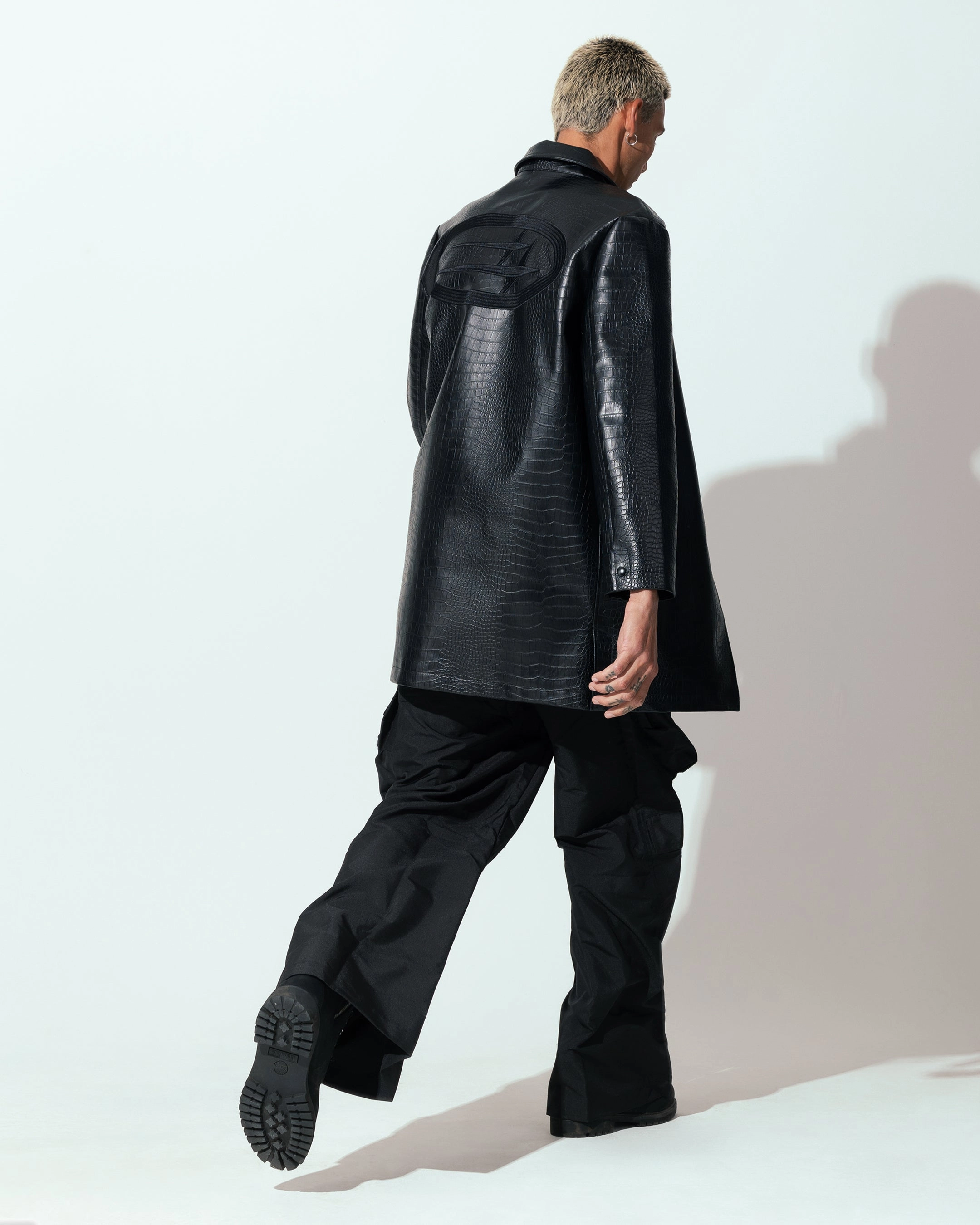 Loiter Atmosphere Trench Coat Black foldable