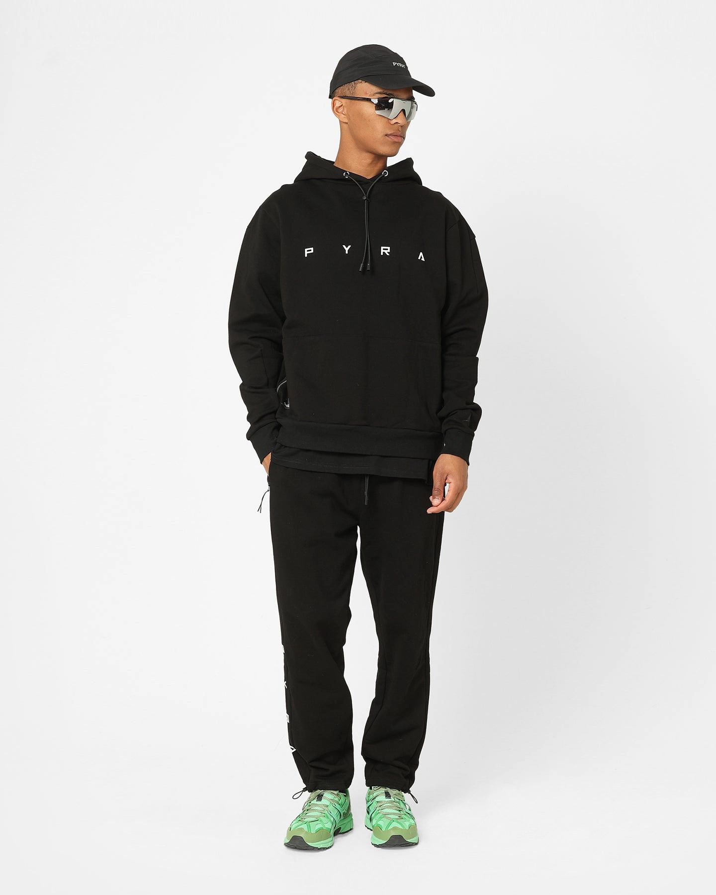Pyra Spoor Hoodie Black/White non adjustable Win