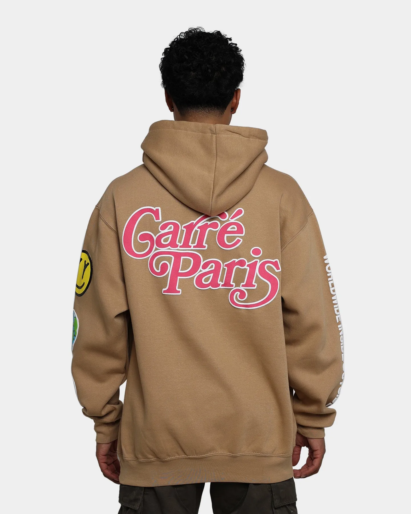 family trip Carr?? Worldwide Essential Hoodie Sandstone