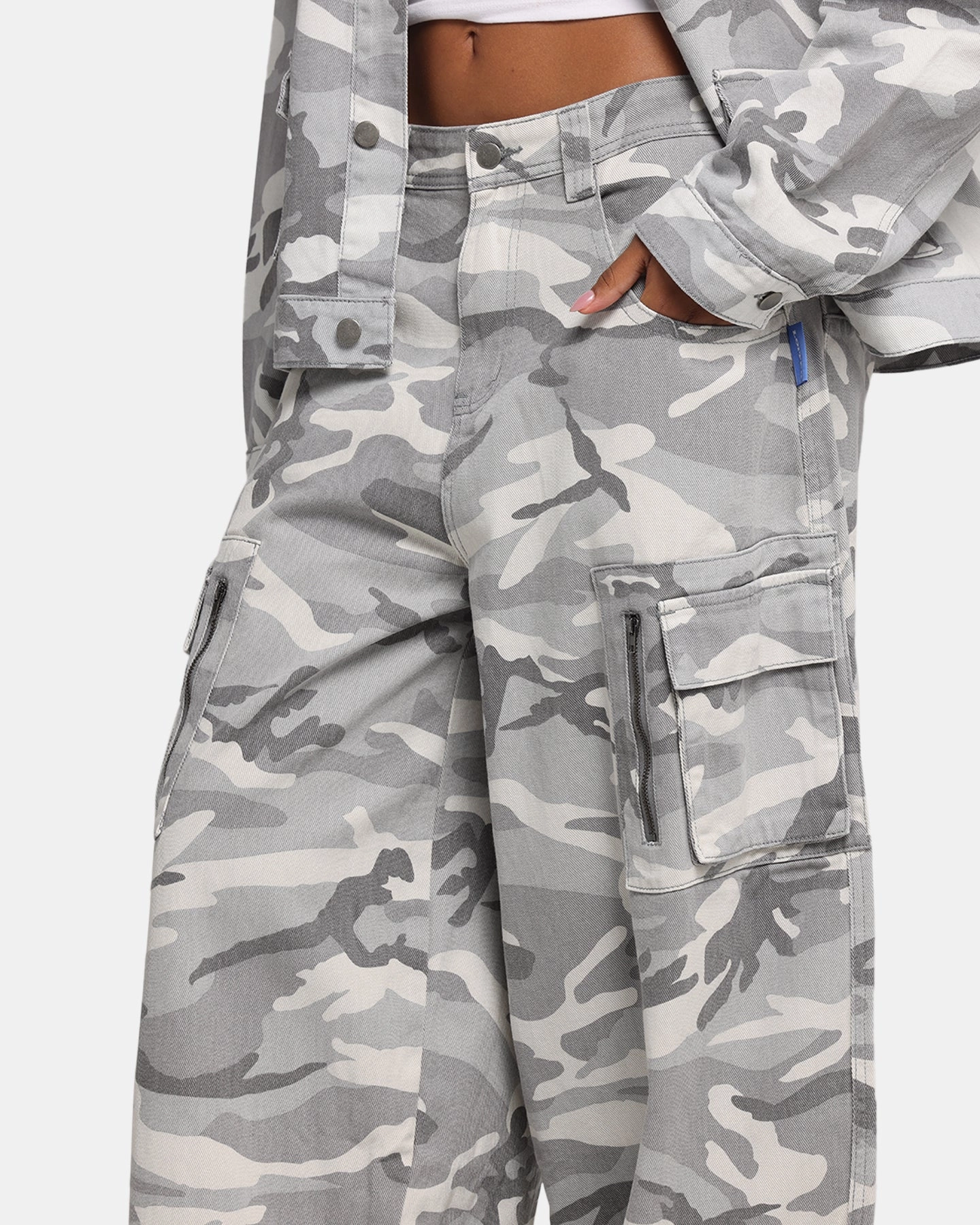 Double Layered Hem Loiter Combat Cargo Pants Snow Camo