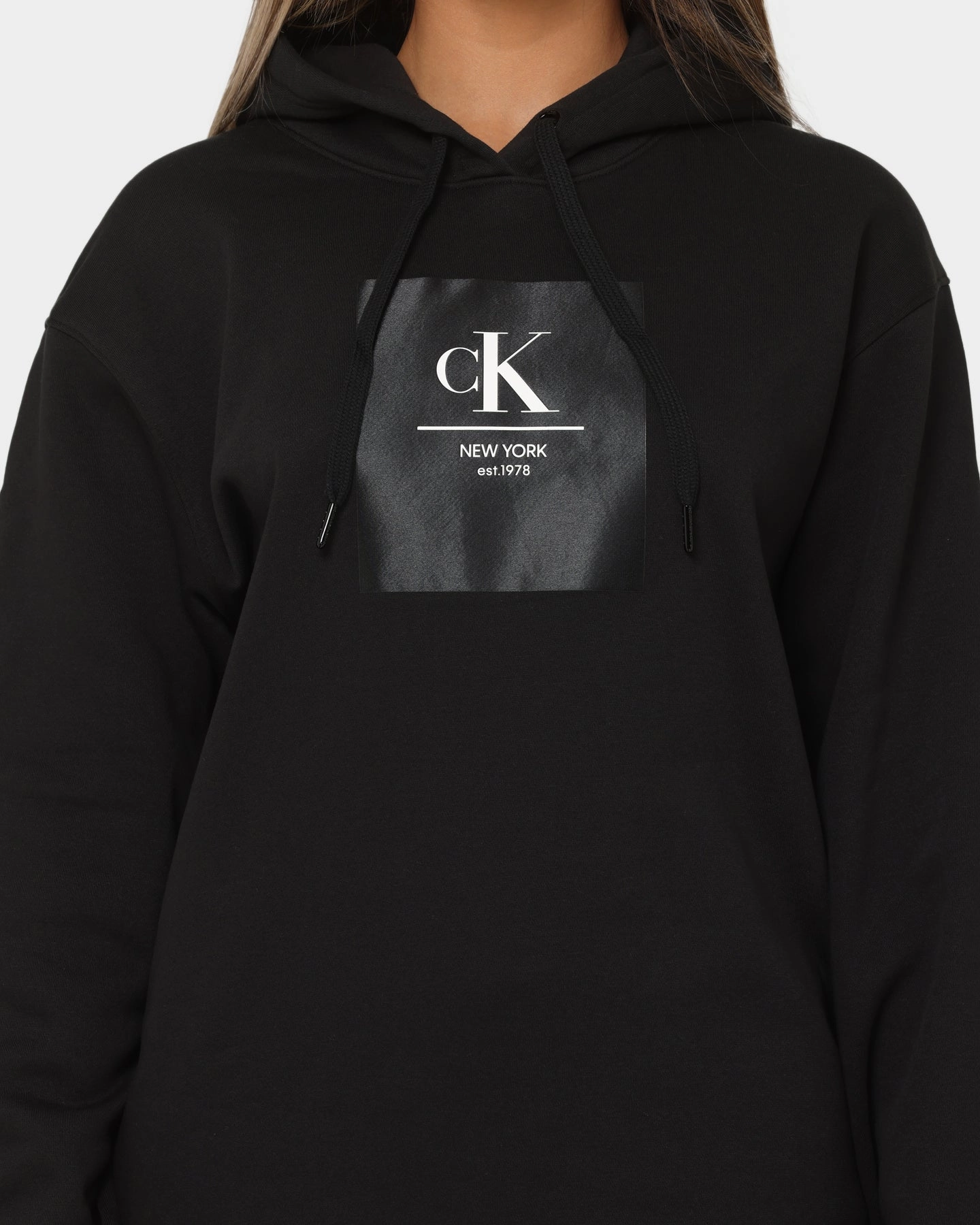 Calvin Klein Women's Woven Label Oversized Hoodie Ck Black/Bright White Everyday Comfort