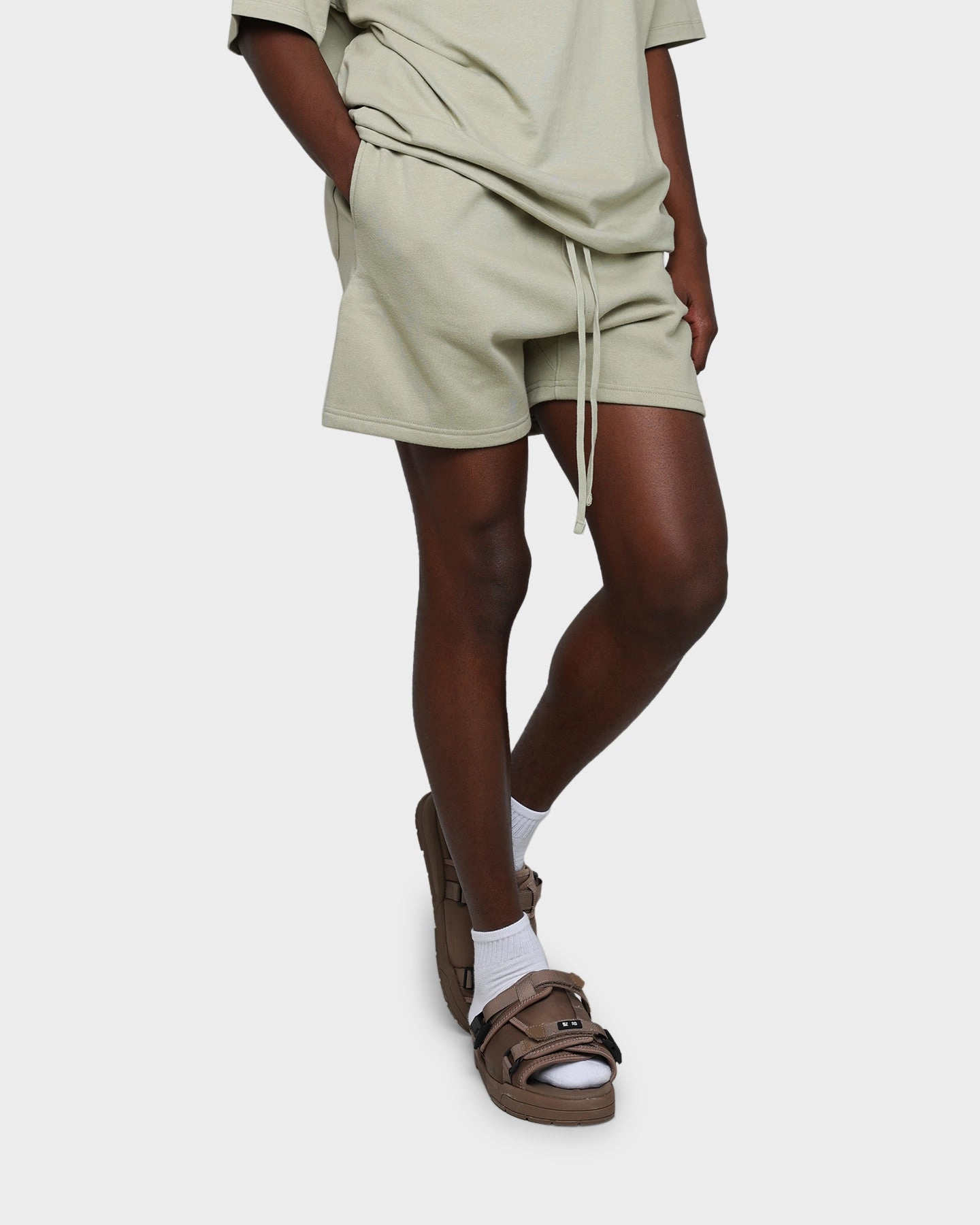 DIY project Workout Ready Design MNML Every Day Sweatshorts Moss