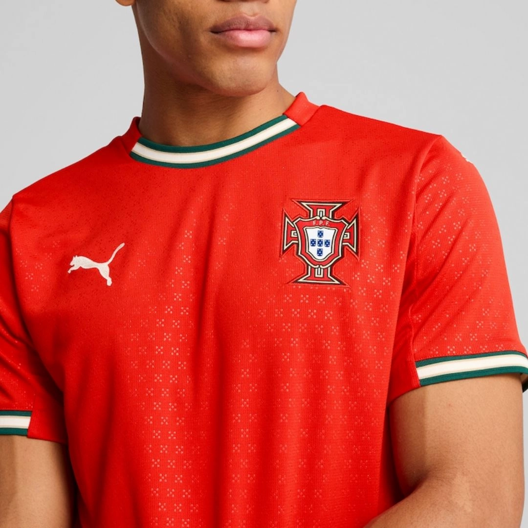 Soft Touch Interior Portugal Home Jersey 2025 Ronaldo 7