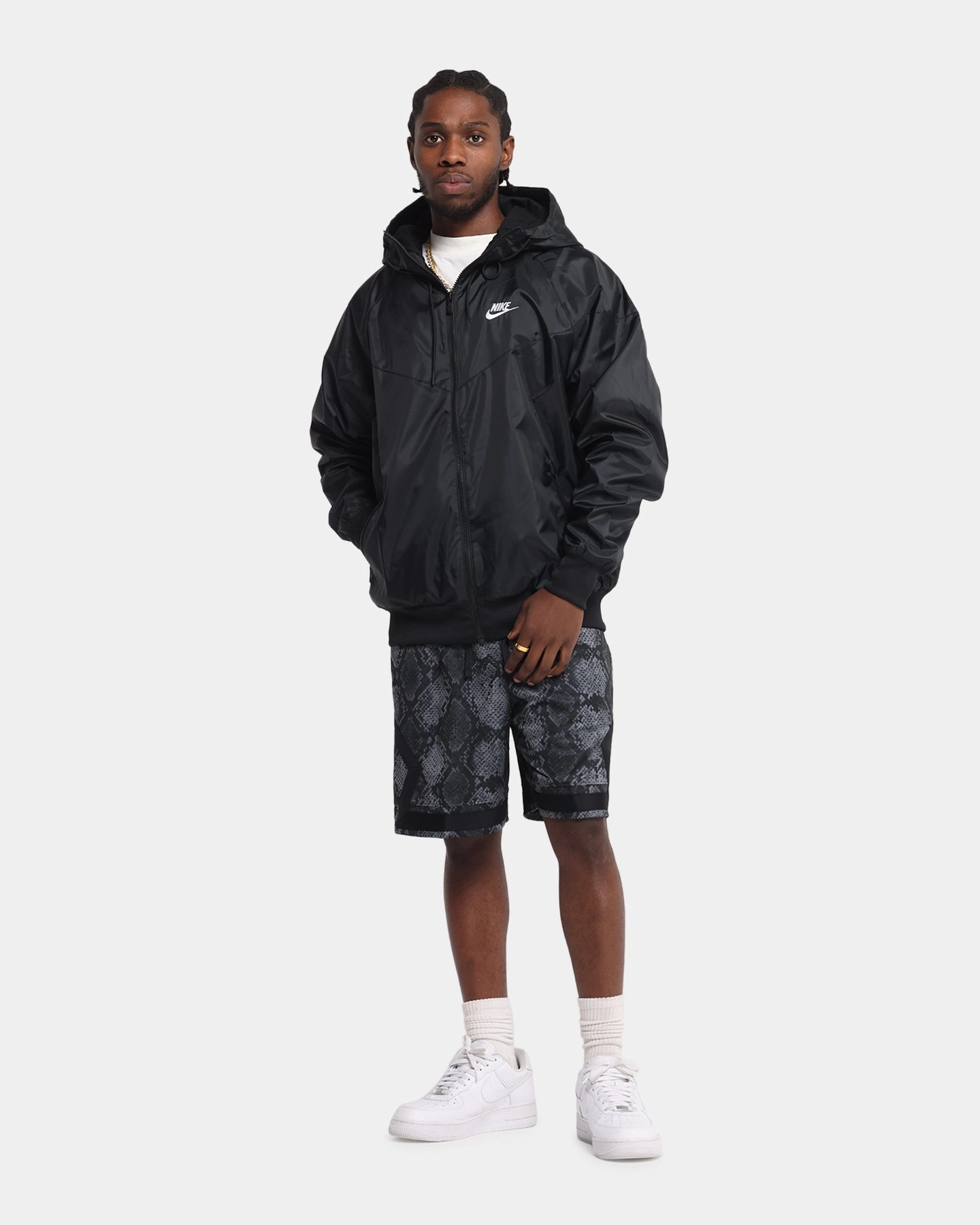 Nike Sportswear Windrunner Woven Hooded Jacket Black/White Thermal Insulation Secure Closures