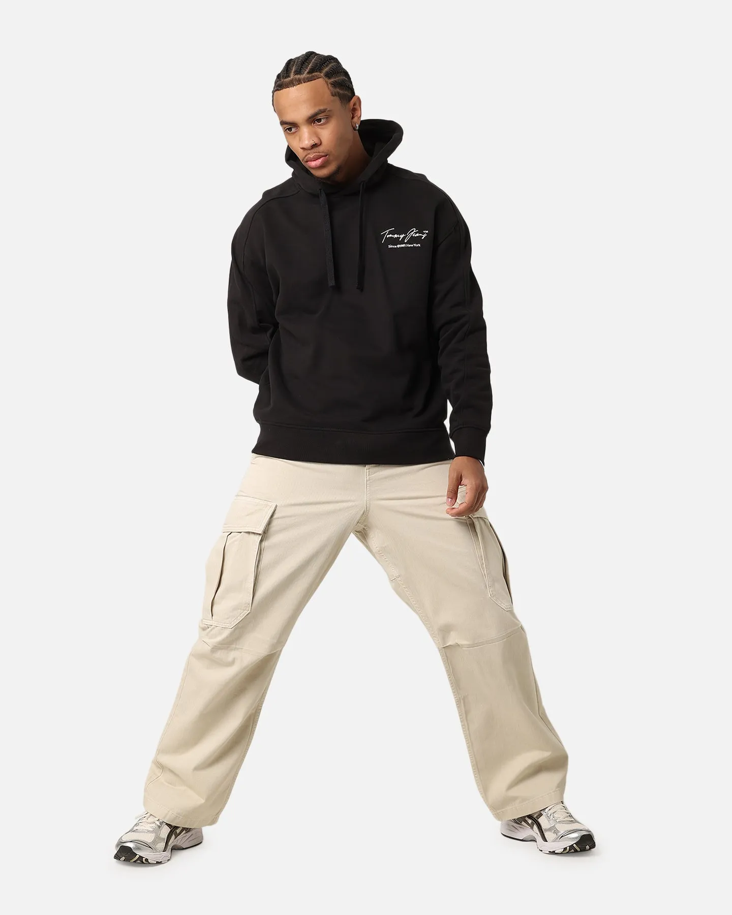 casual lunch bar Tommy Jeans TJM Relax Washed DNA Hoodie Black