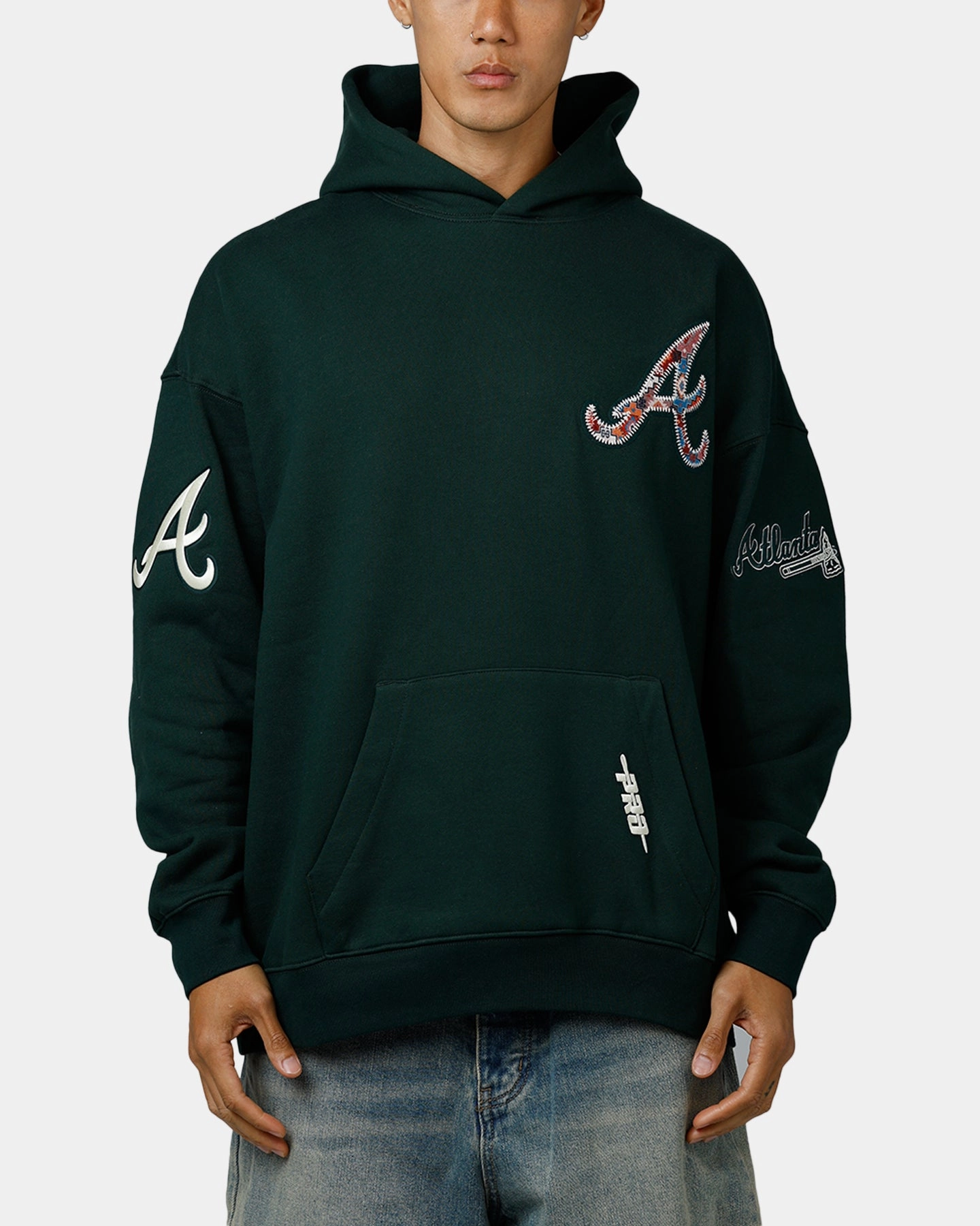Pro Standard Atlanta Braves Tapestry 2.0 Hoodie Dark Green countryside Skiing