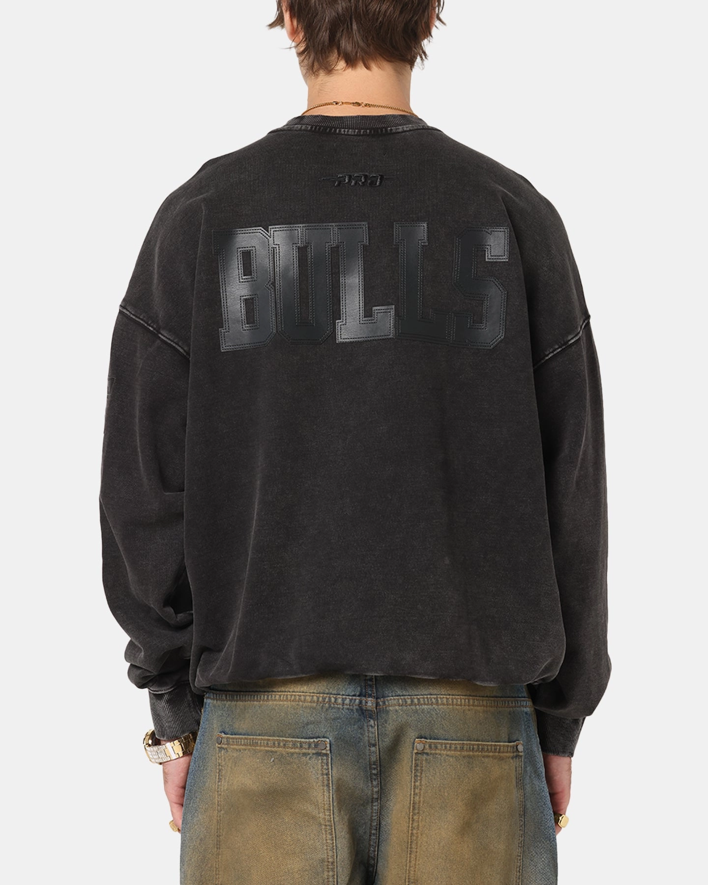 Pro Standard Chicago Bulls 'Wash Vanguard' Fleece Crewneck Washed Black Cozy Choice Abrasion Resistant Seams