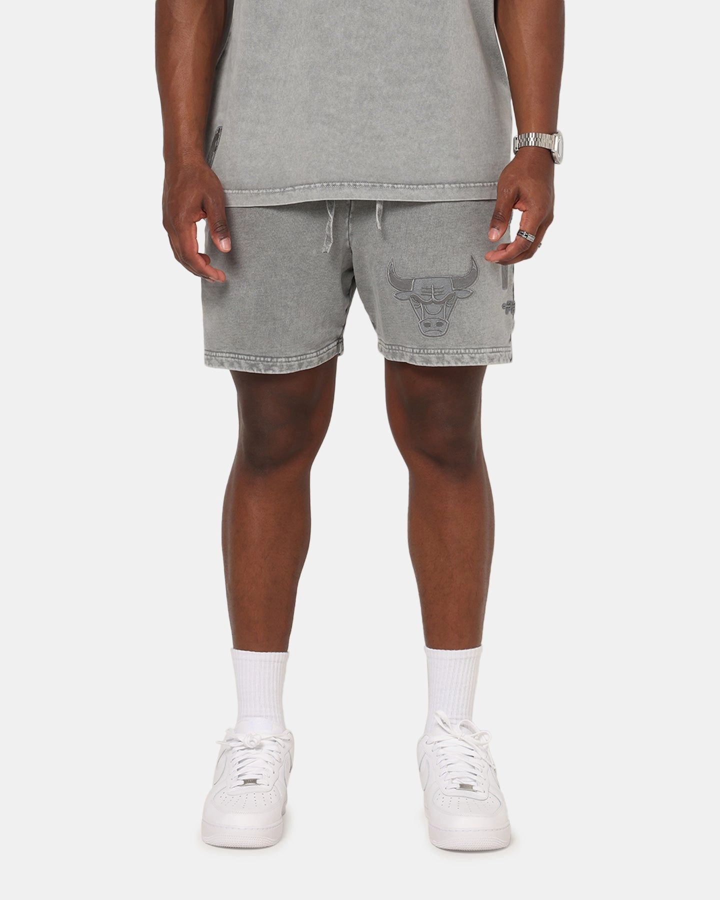 Pro Standard Chicago Bulls Washed Classic Shorts Washed Grey service industry scarf