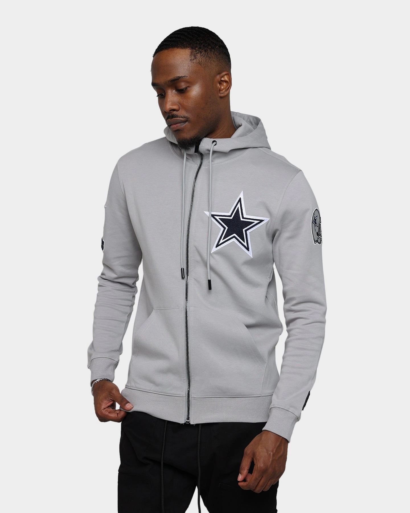 Pro Standard Dallas Cowboys Classic Chenille Jacket Grey Observe Compressed Packaging