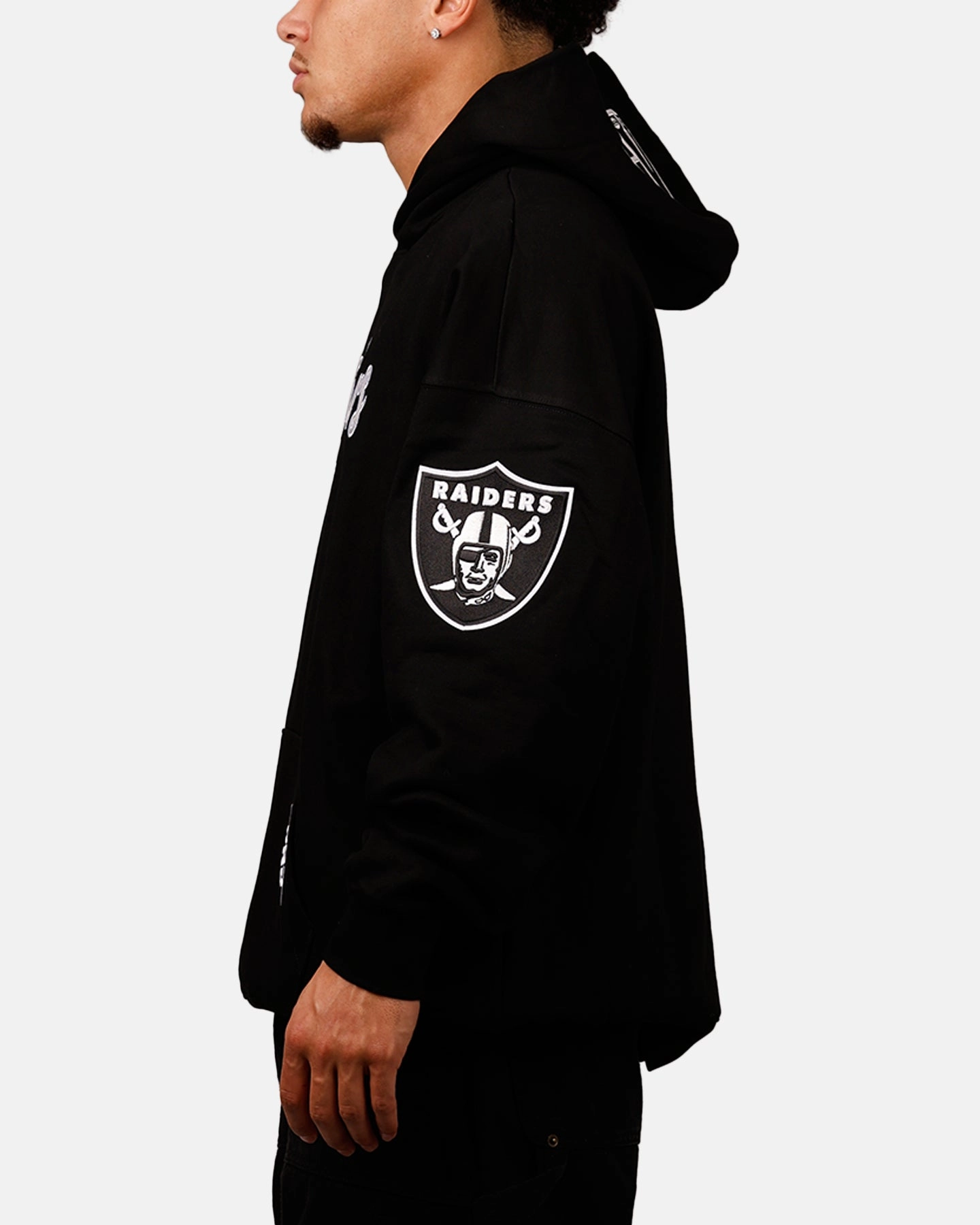 complementary item suitable for rainy days Pro Standard Las Vegas Raiders City Hoodie Black