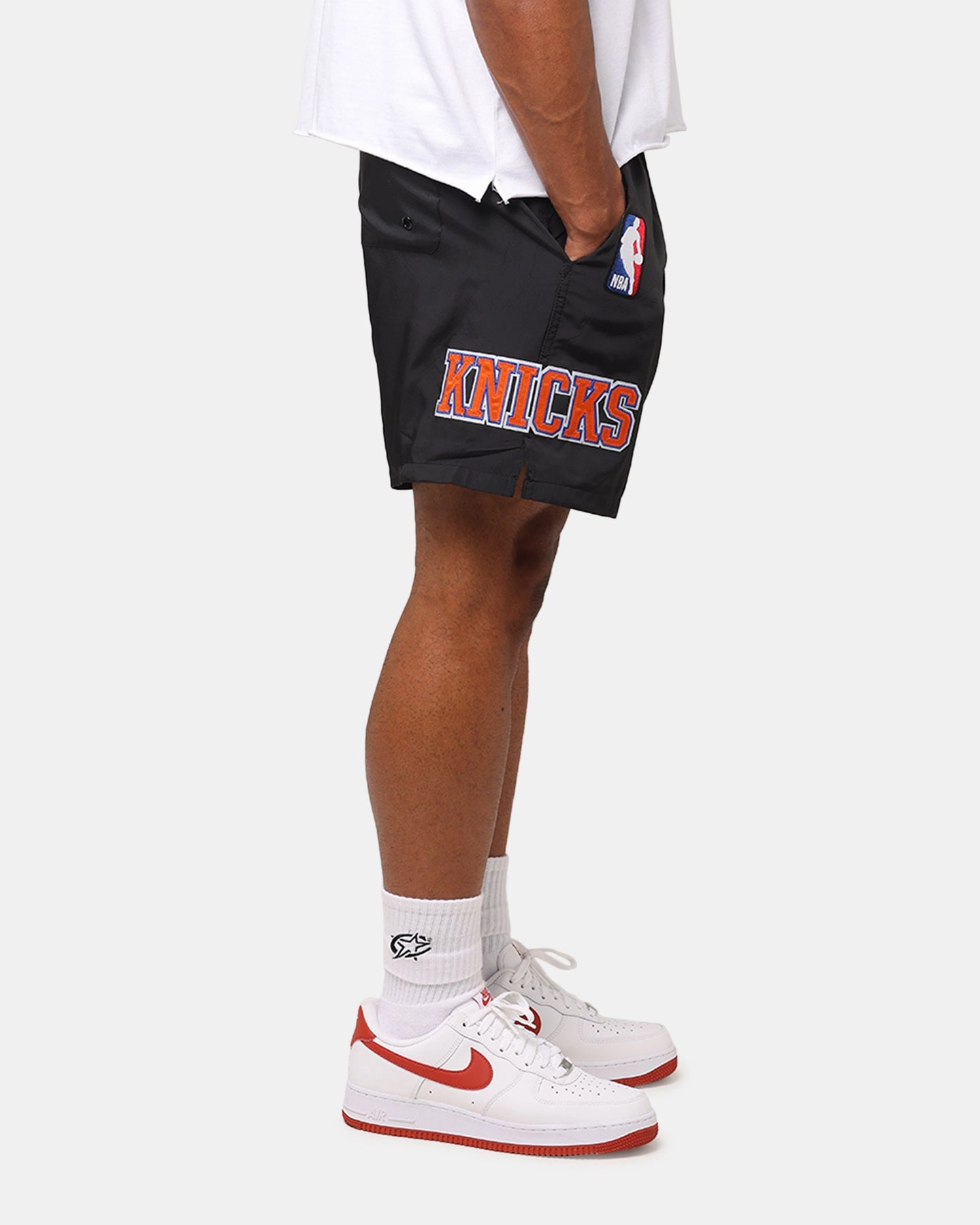 Elastic hem windproof Pro Standard New York Knicks Classic Woven Shorts Black