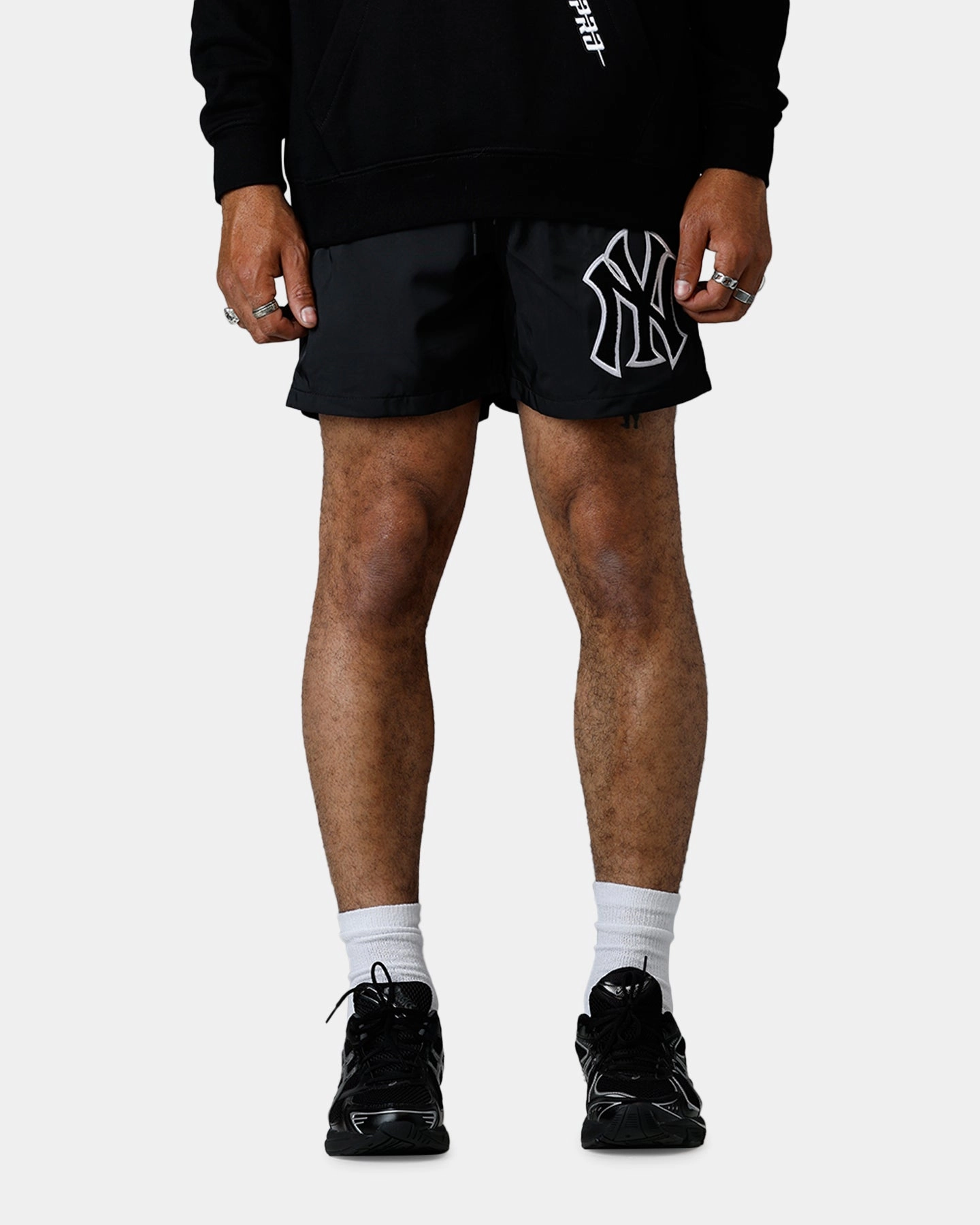 Pro Standard New York Yankees Chenille Shorts Black Flexible Stitching