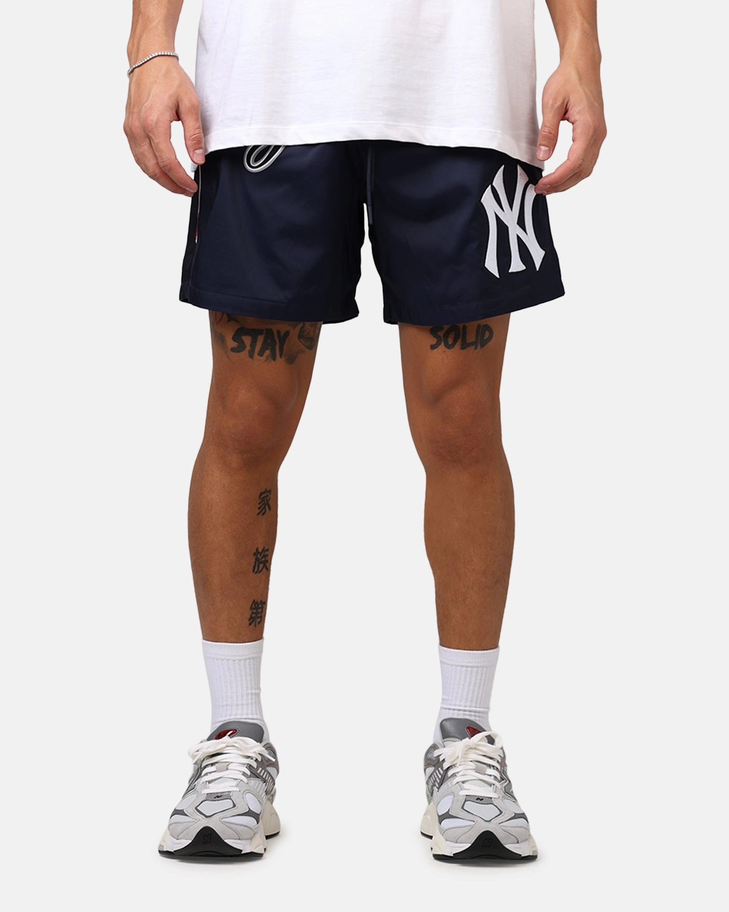 Pro Standard New York Yankees Classic Woven Shorts Midnight Navy Beach Bound stretchy design